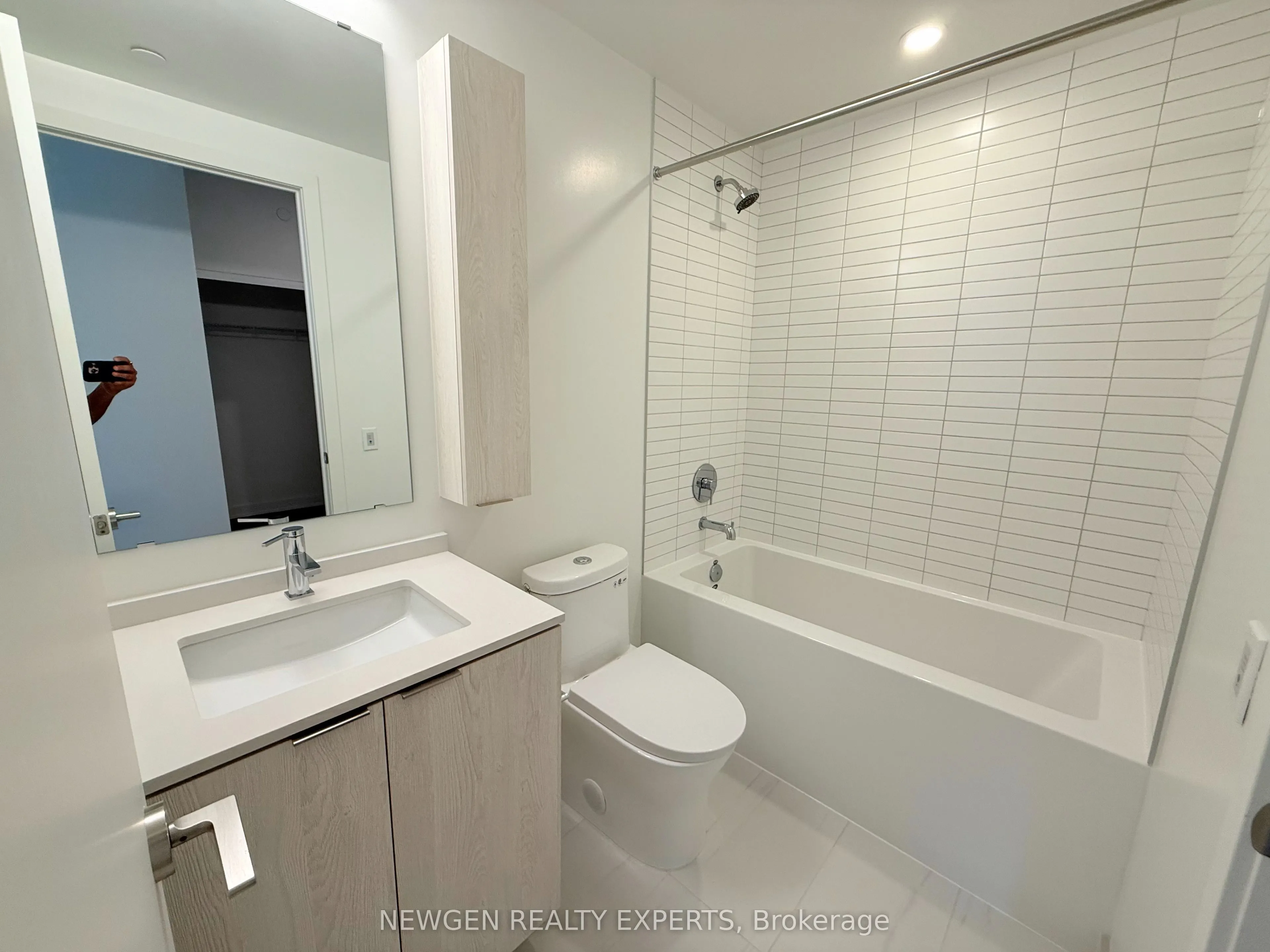 101 John Street N #1013