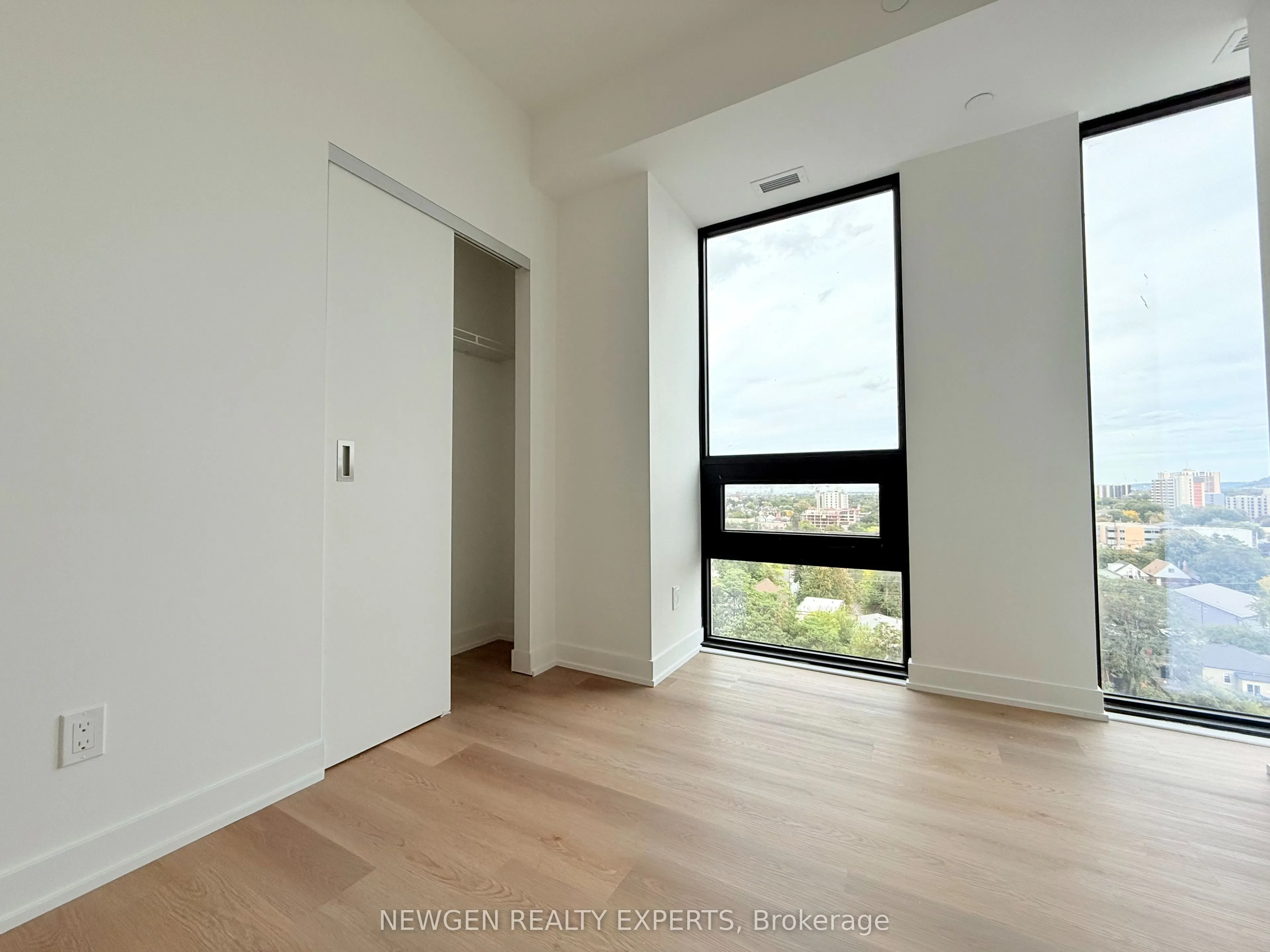 101 John Street N #1013