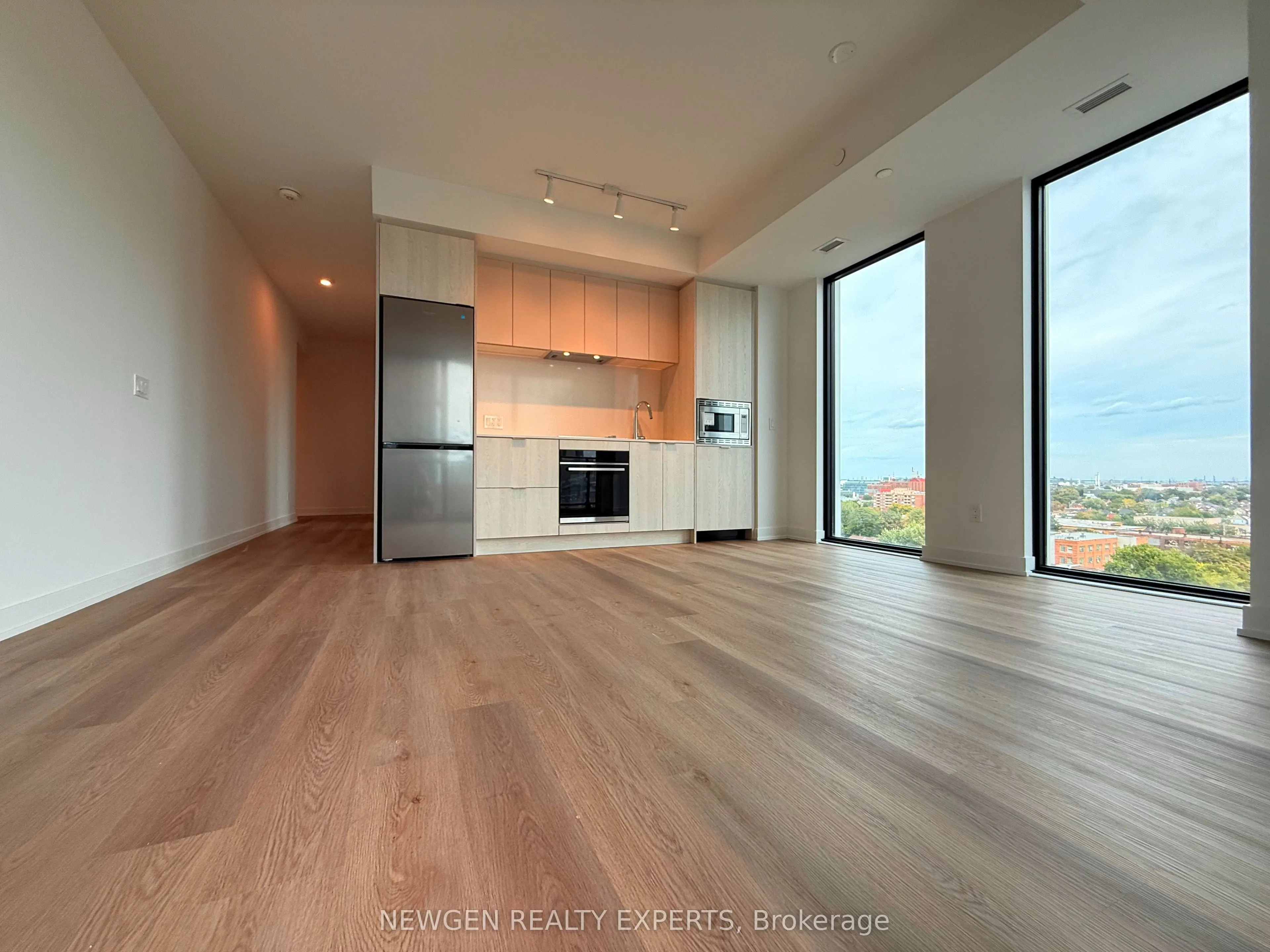 101 John Street N #1013