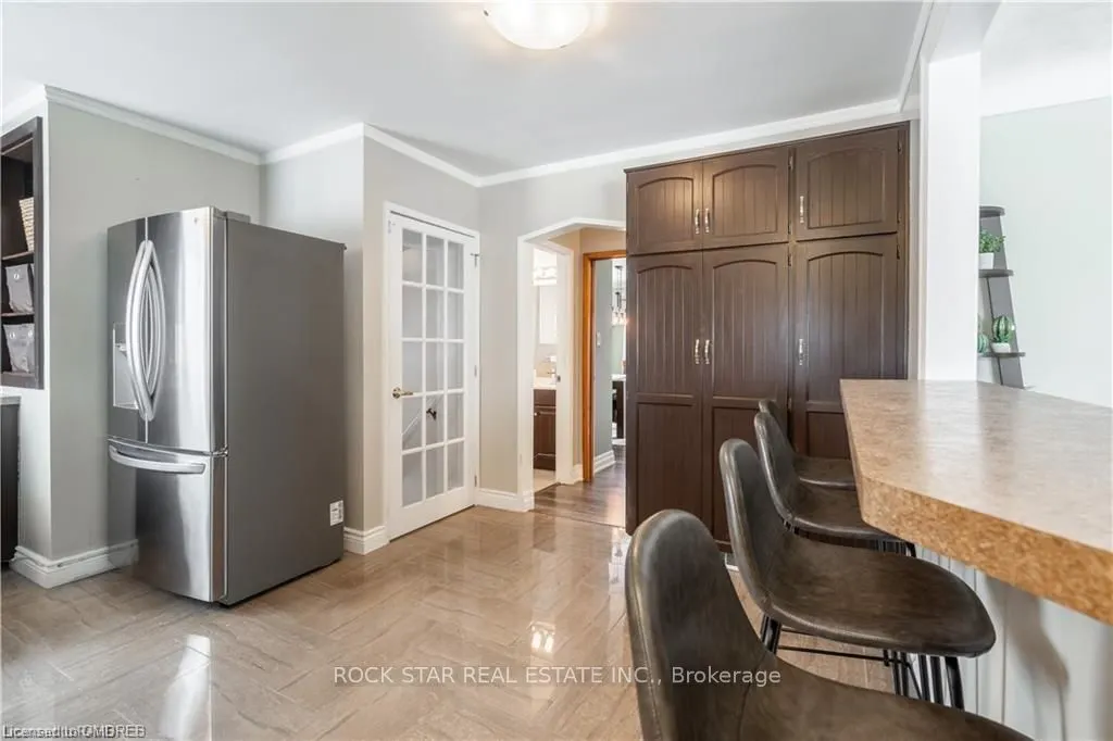 22 Fernwood Crescent
