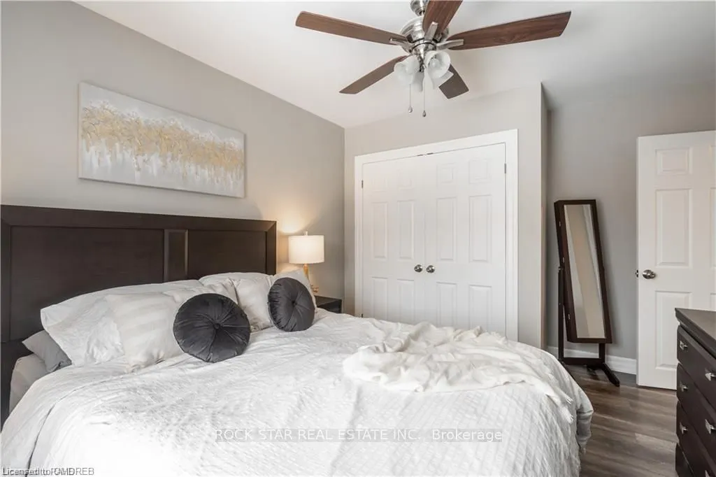 22 Fernwood Crescent