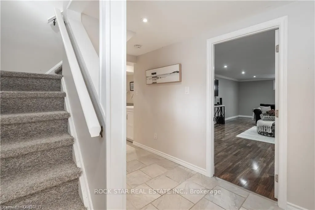 22 Fernwood Crescent