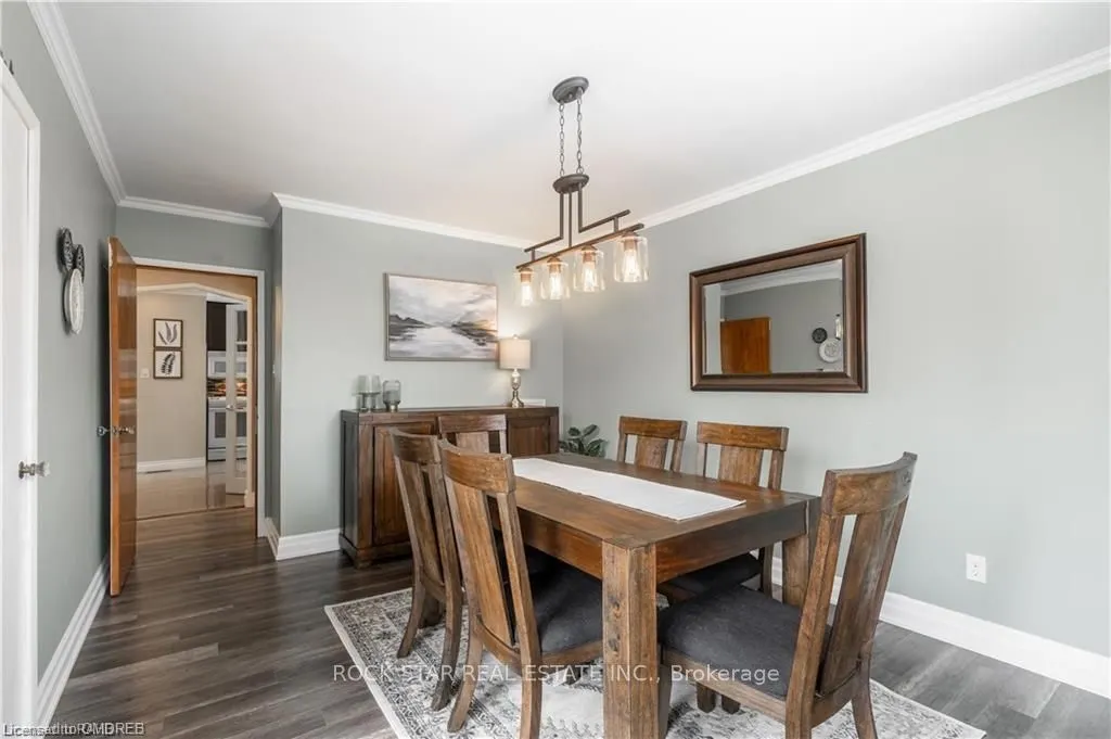 22 Fernwood Crescent