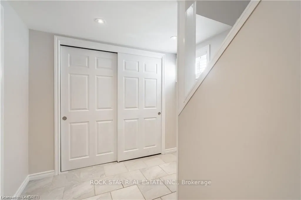 22 Fernwood Crescent