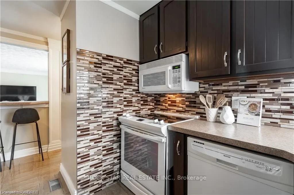 22 Fernwood Crescent
