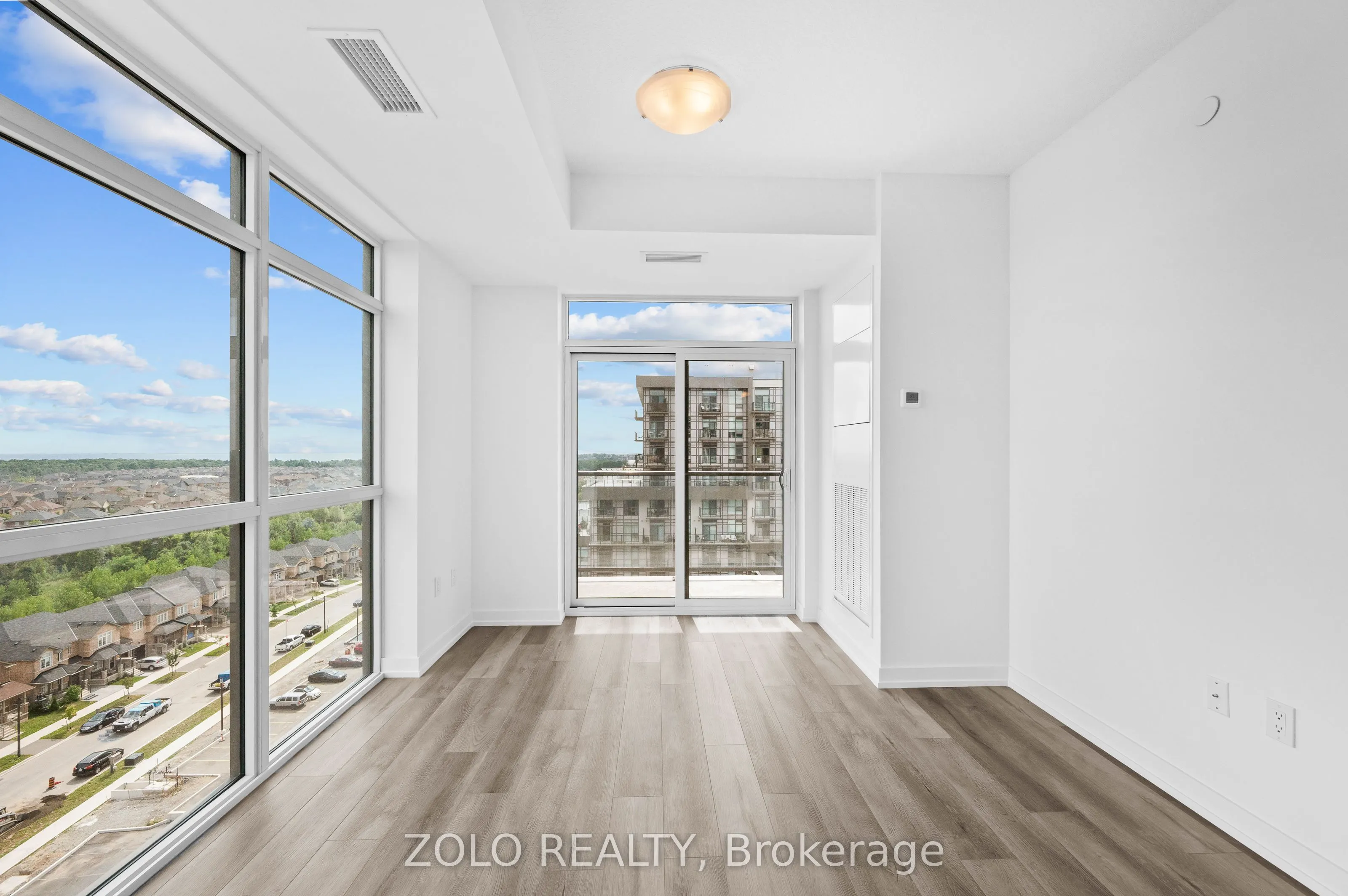 470 Dundas Street E #1011