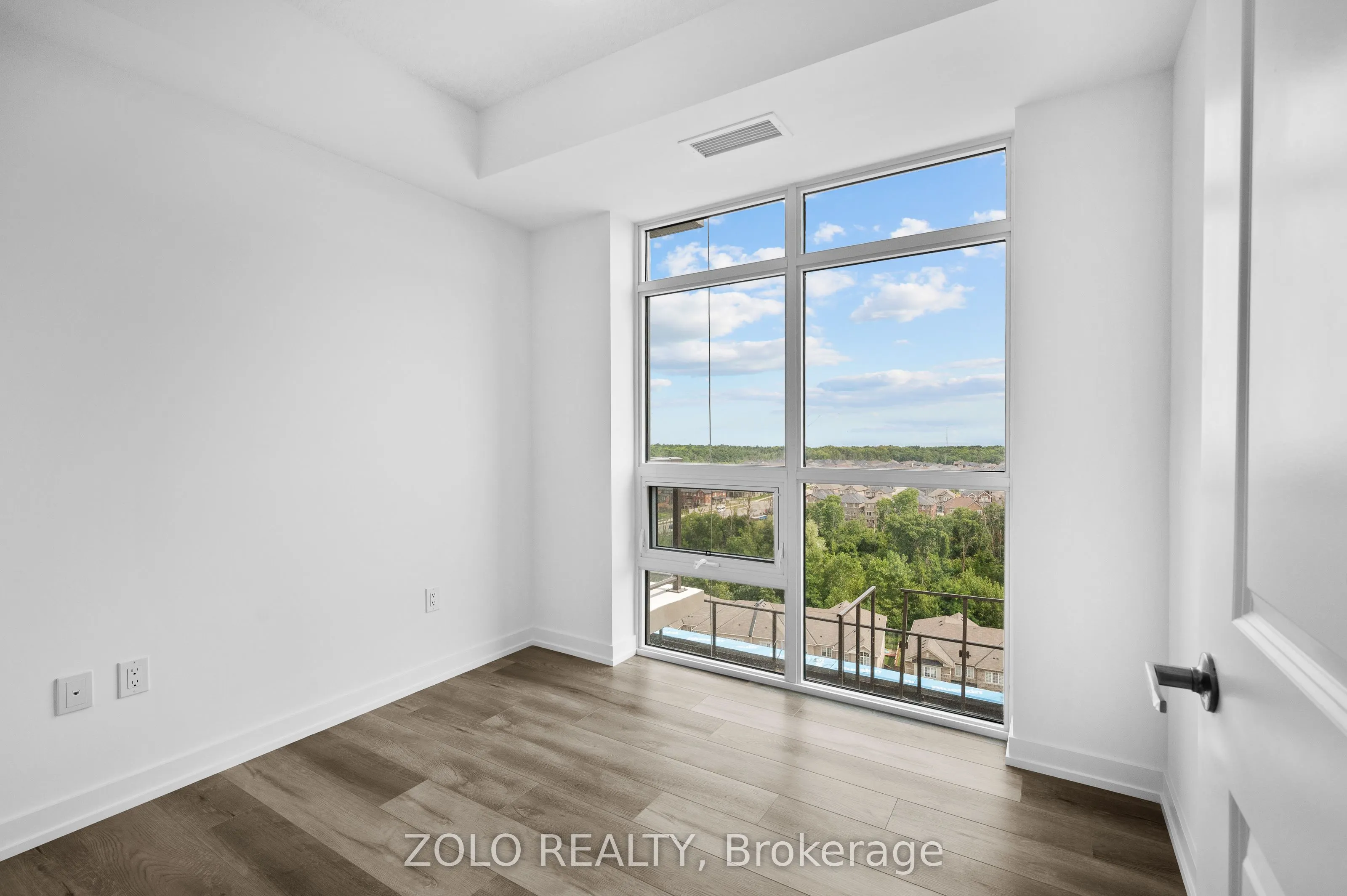 470 Dundas Street E #1011