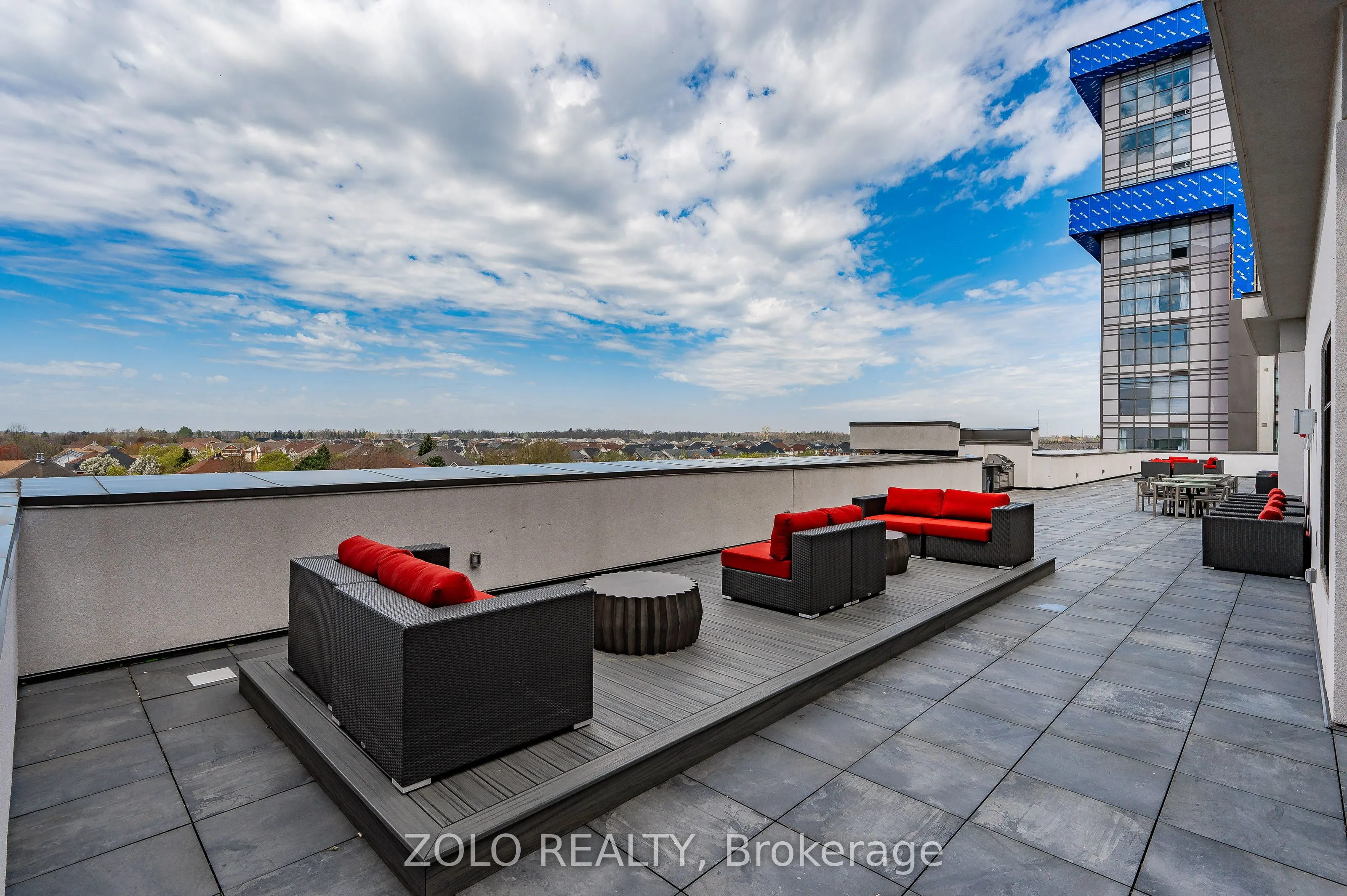 470 Dundas Street E #1011