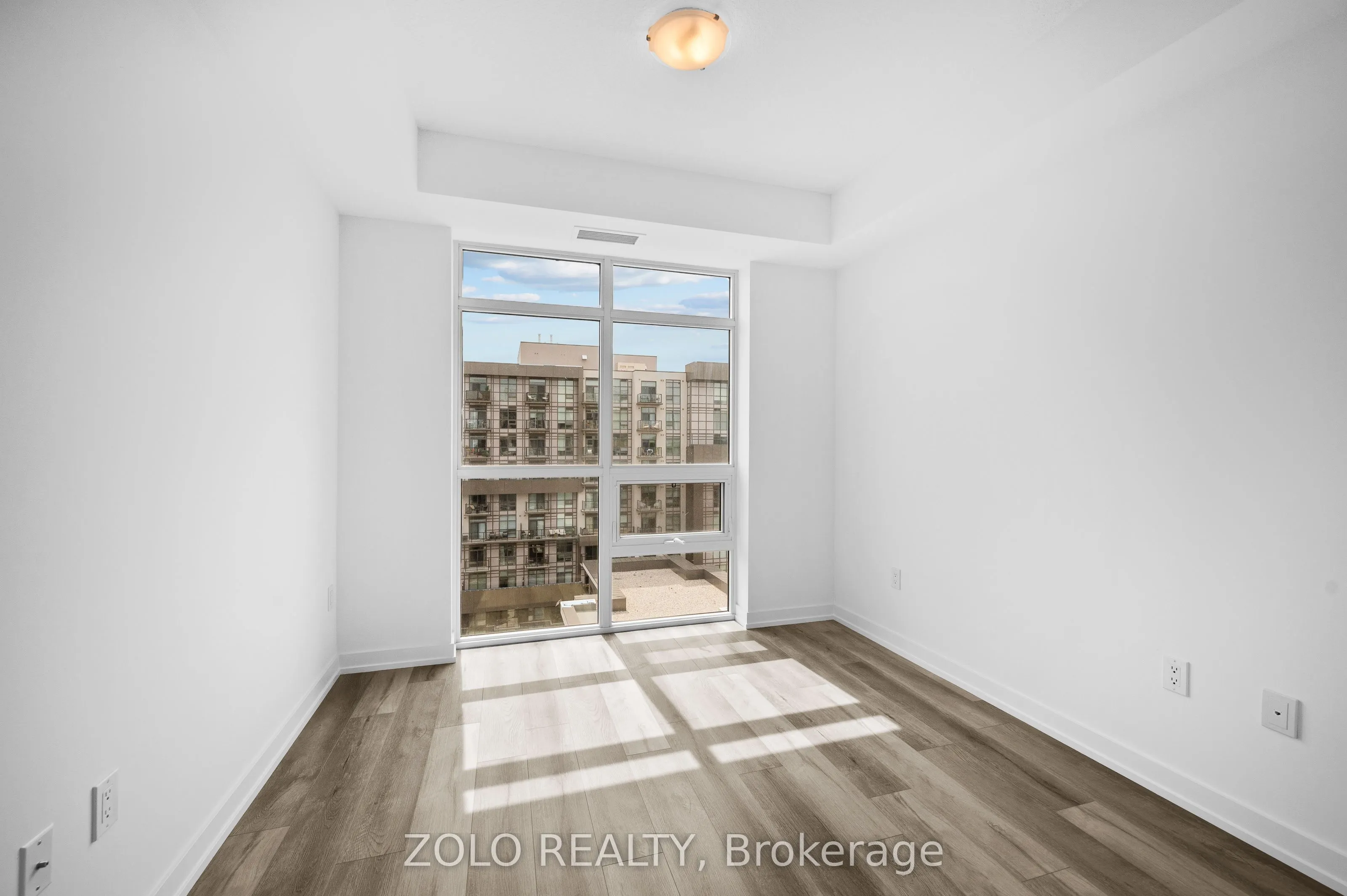 470 Dundas Street E #1011