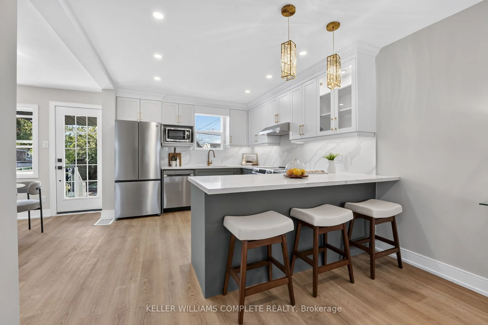 215 PALING Avenue