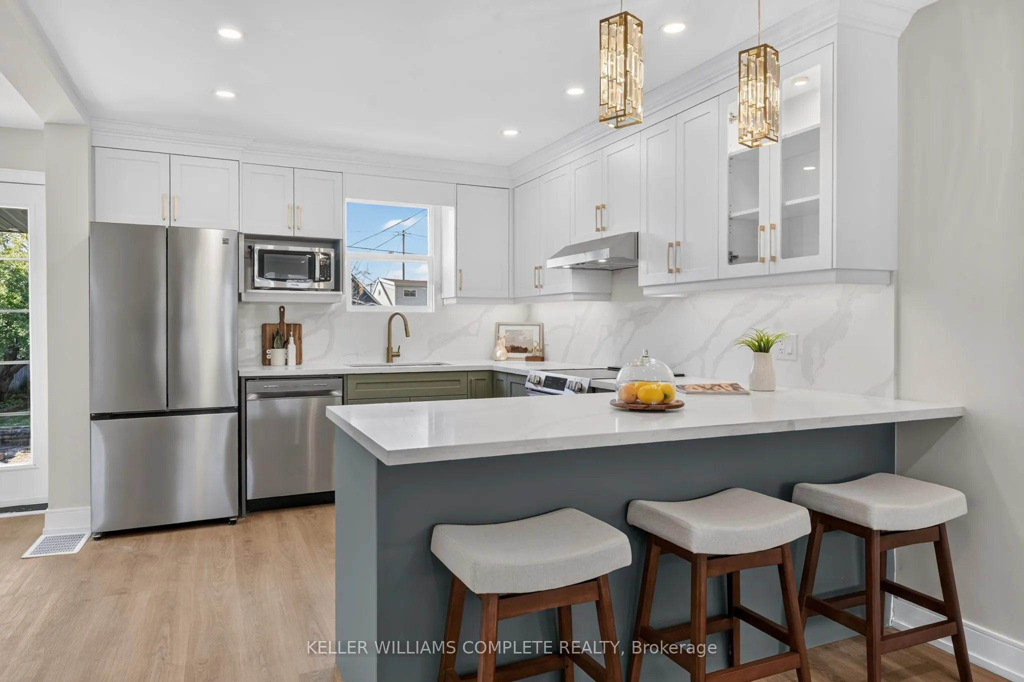 215 PALING Avenue