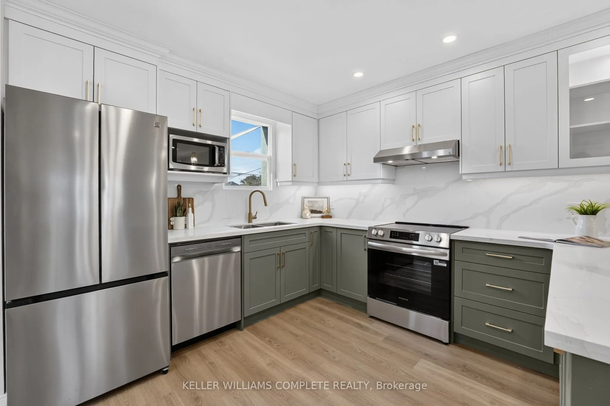 215 PALING Avenue