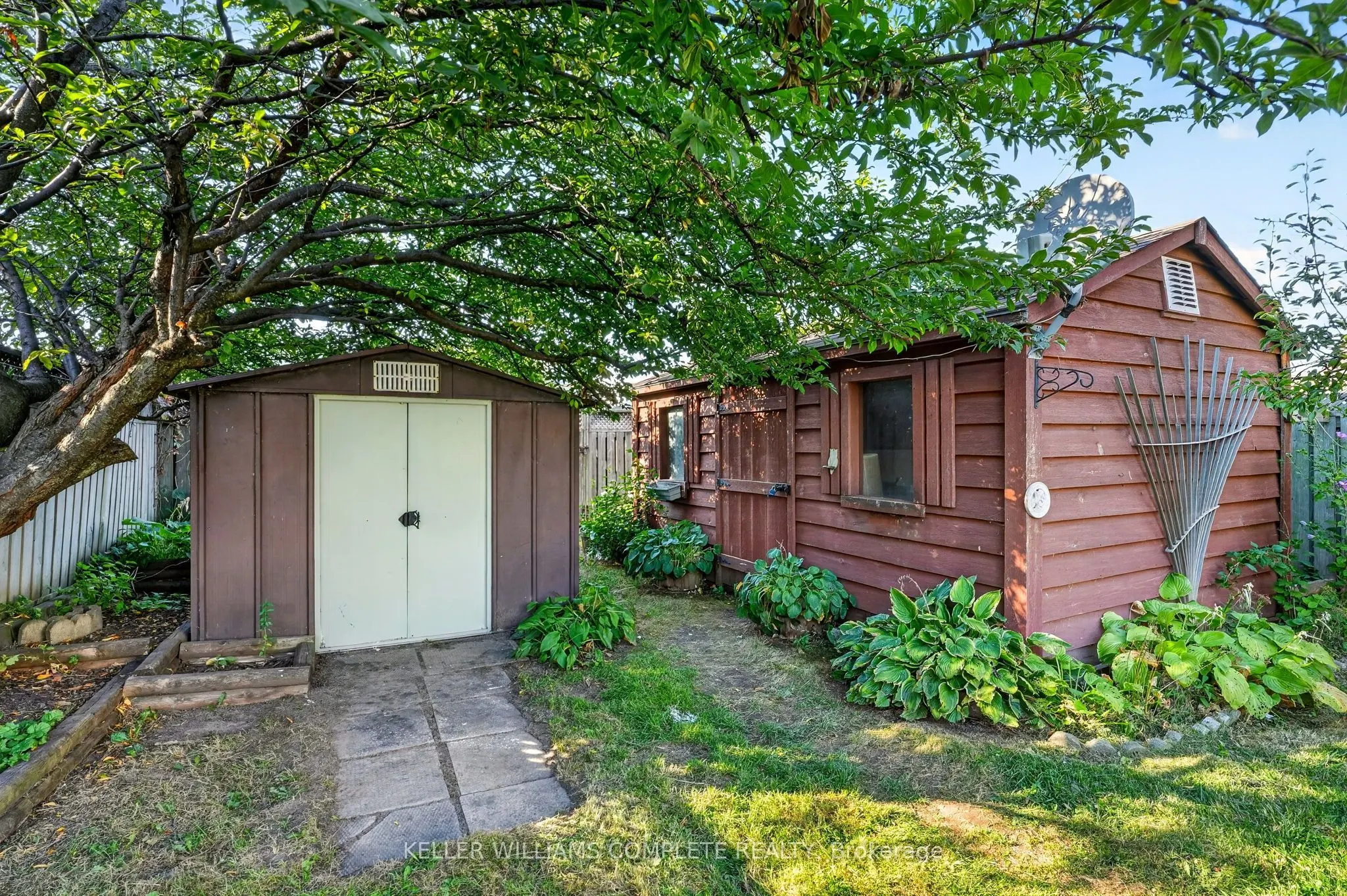 215 PALING Avenue