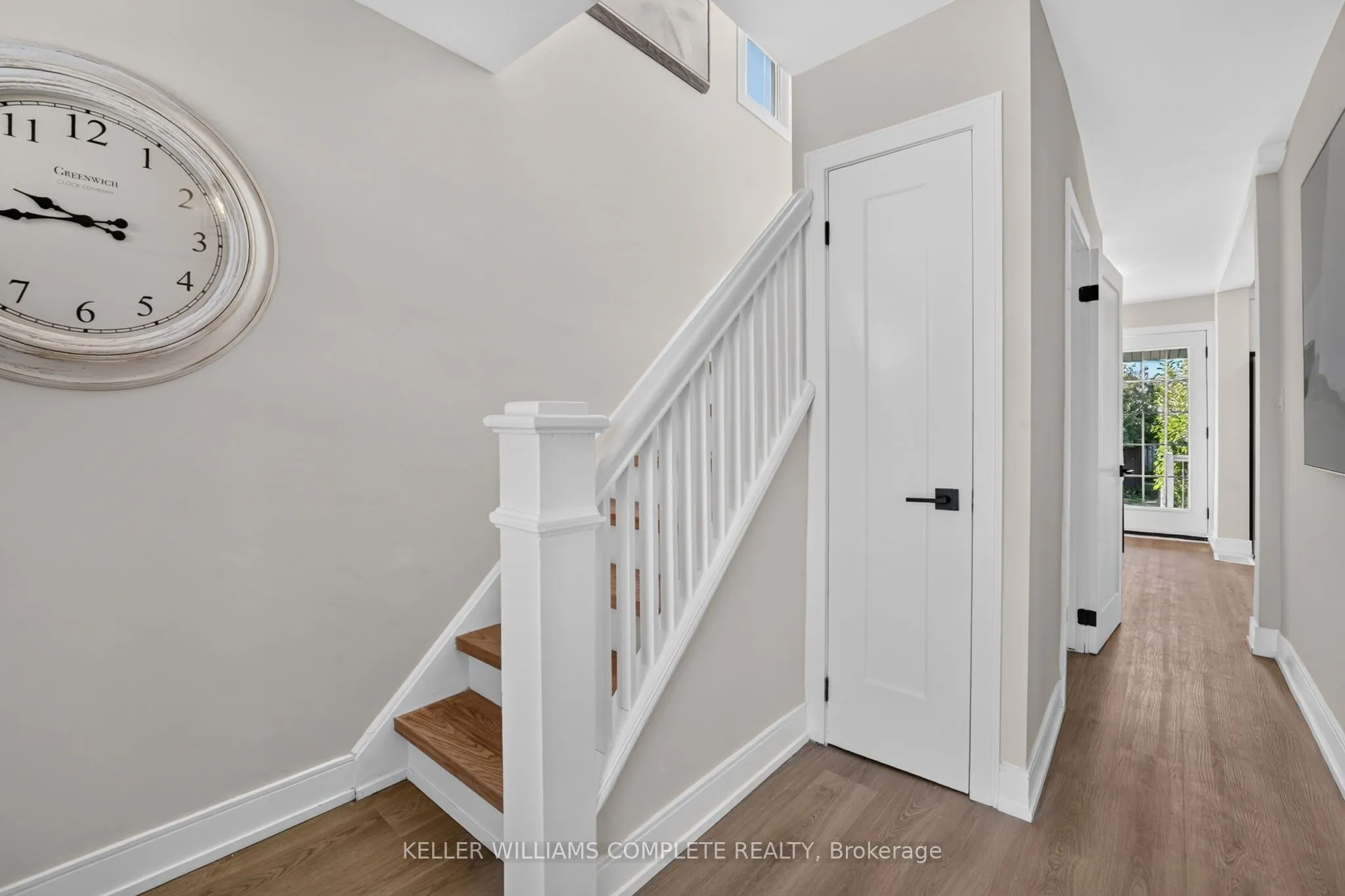215 PALING Avenue