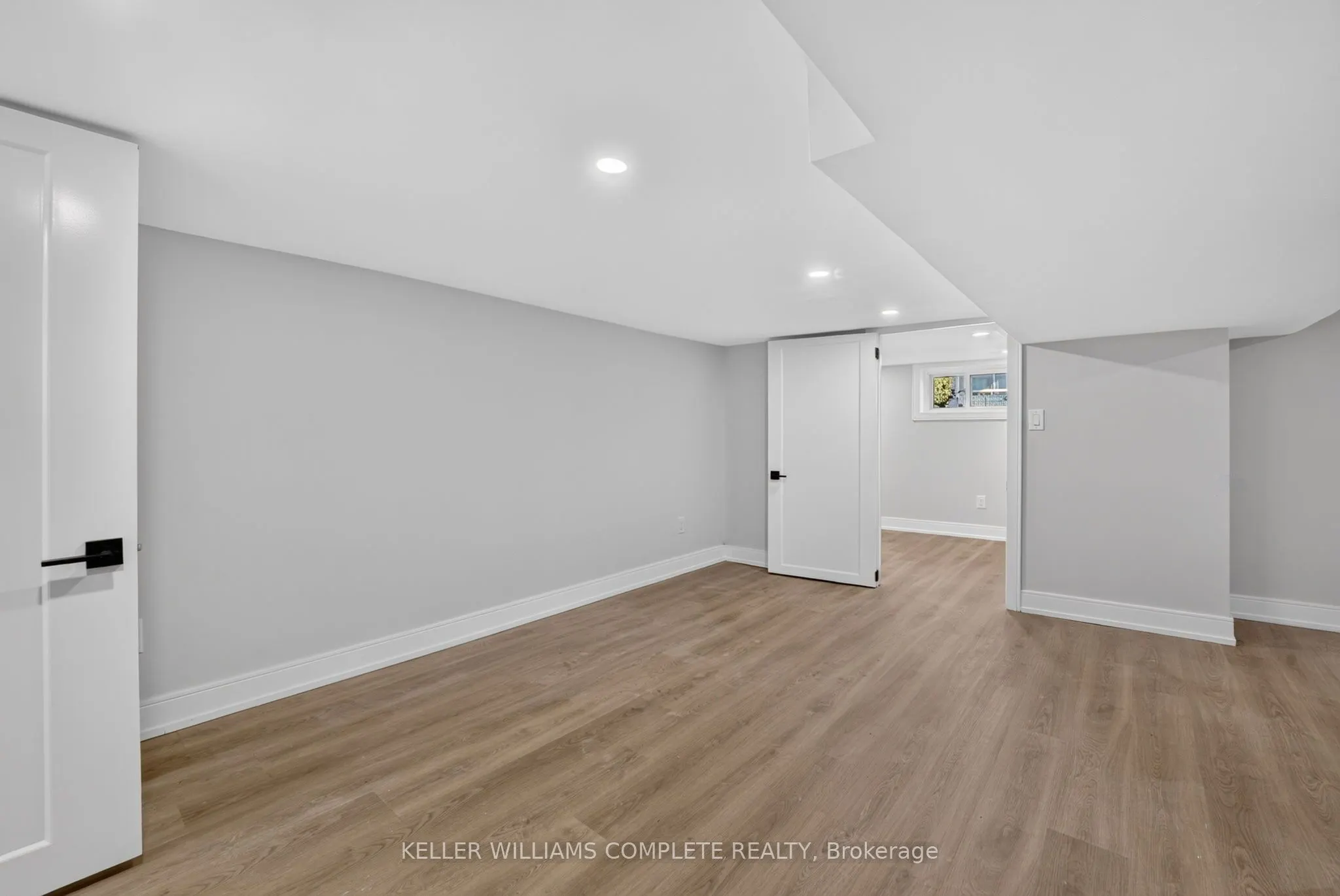 215 PALING Avenue