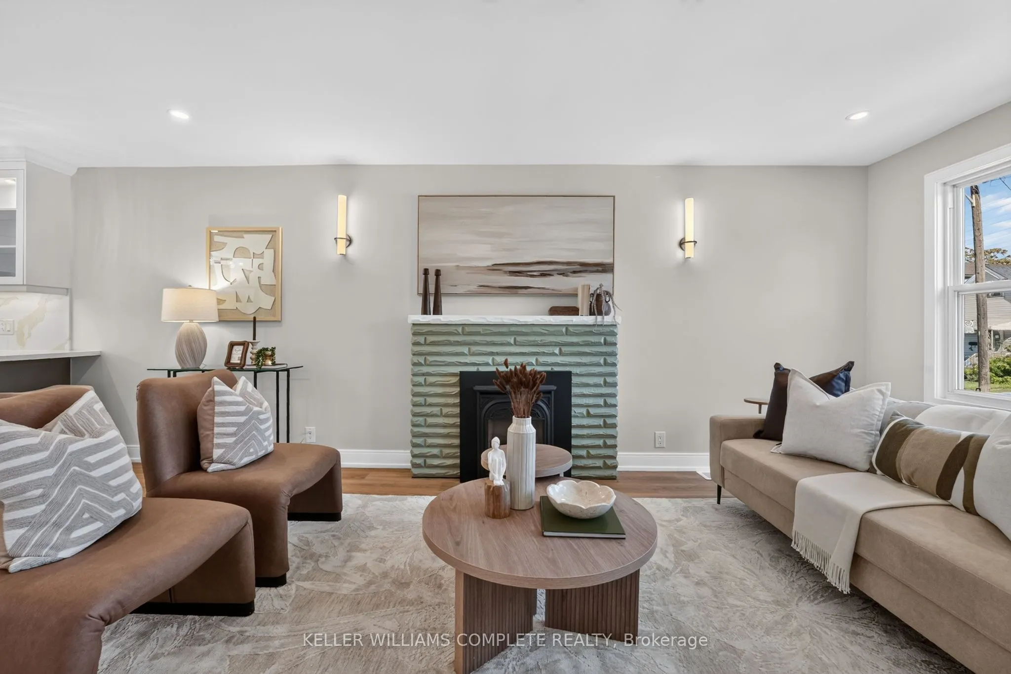 215 PALING Avenue