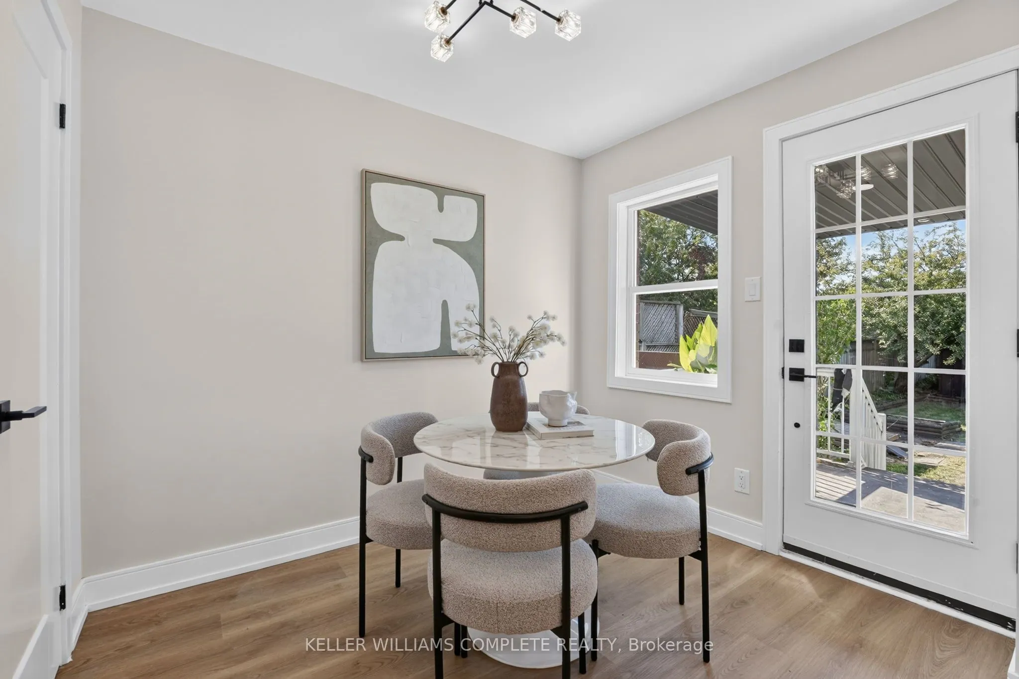 215 PALING Avenue