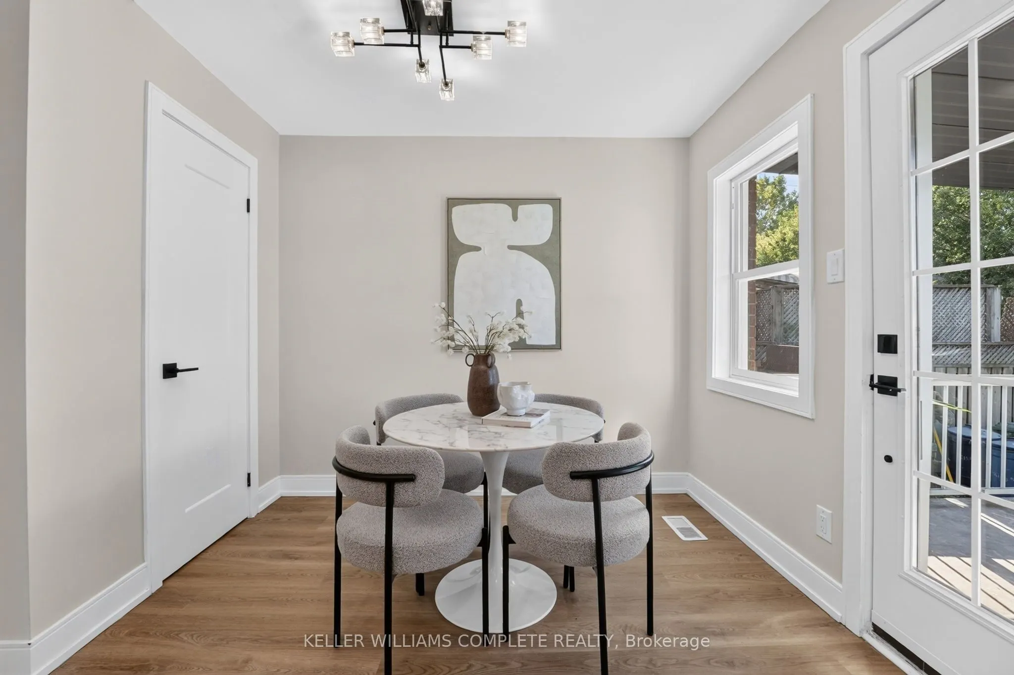 215 PALING Avenue