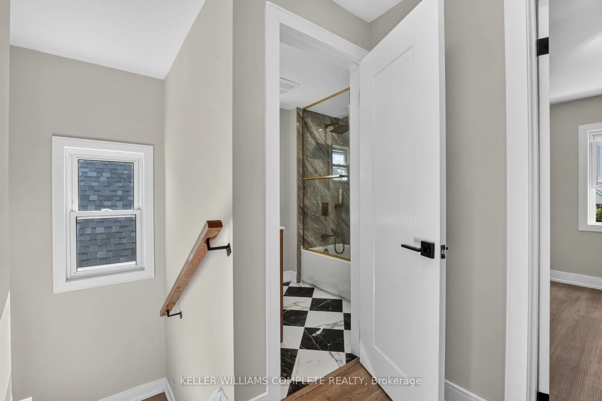 215 PALING Avenue