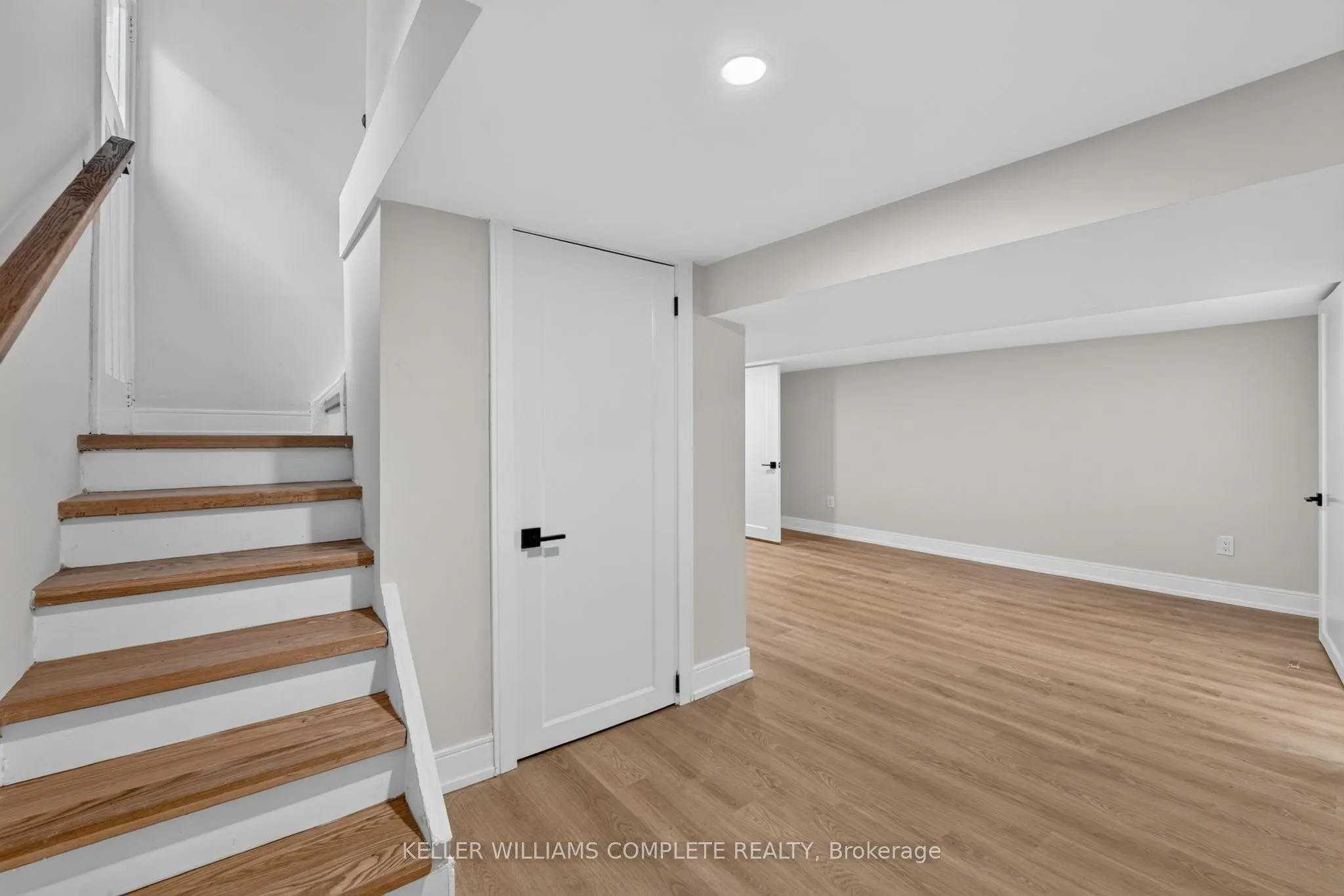 215 PALING Avenue