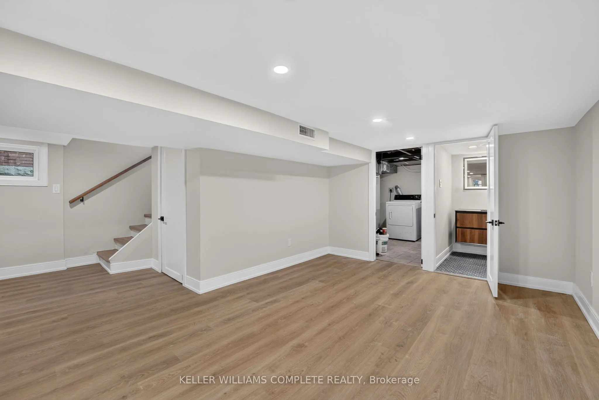 215 PALING Avenue