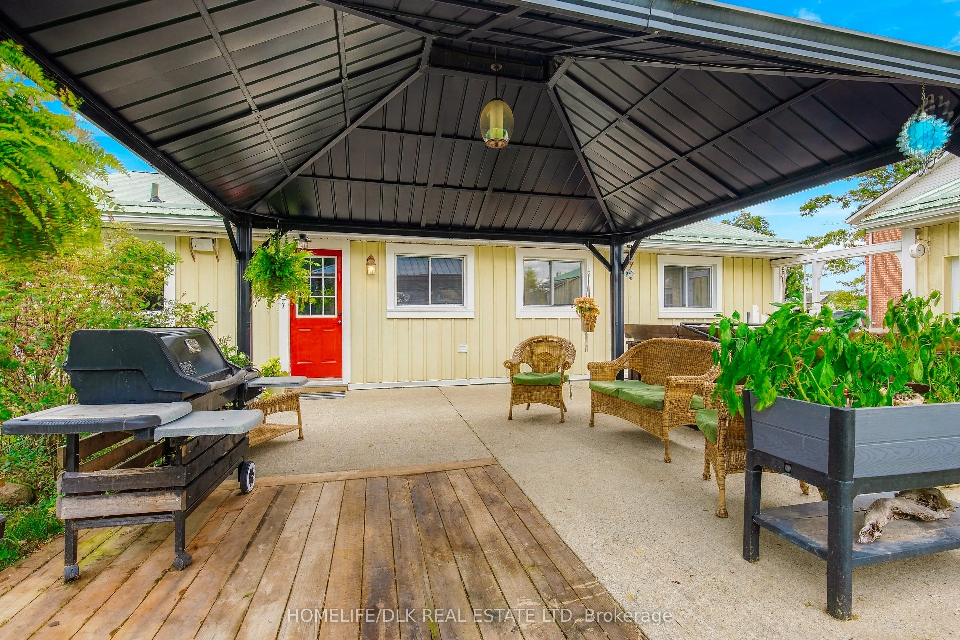 2269 Kelly's Avenue