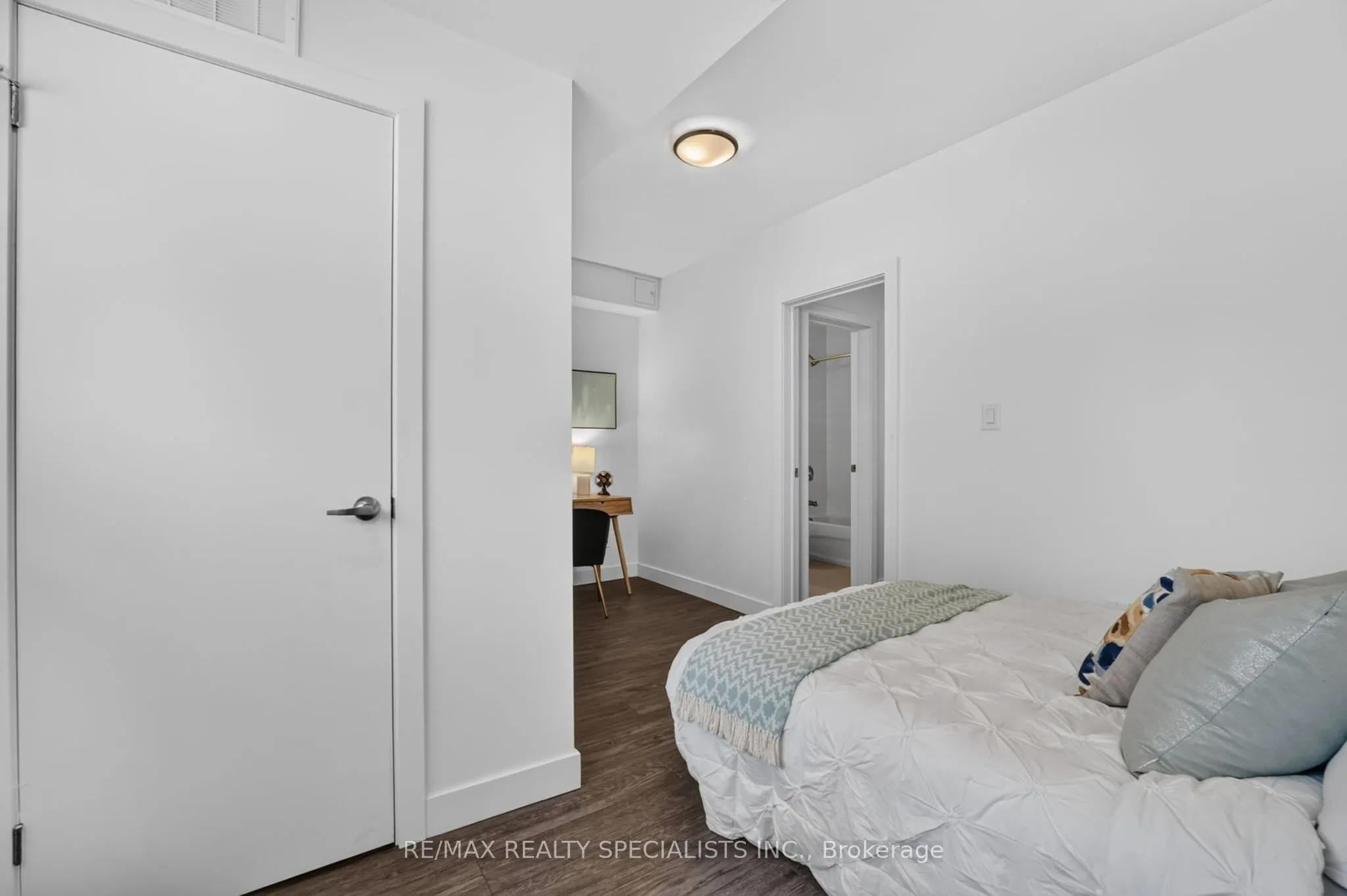 44 QUEENSTON Street #1A