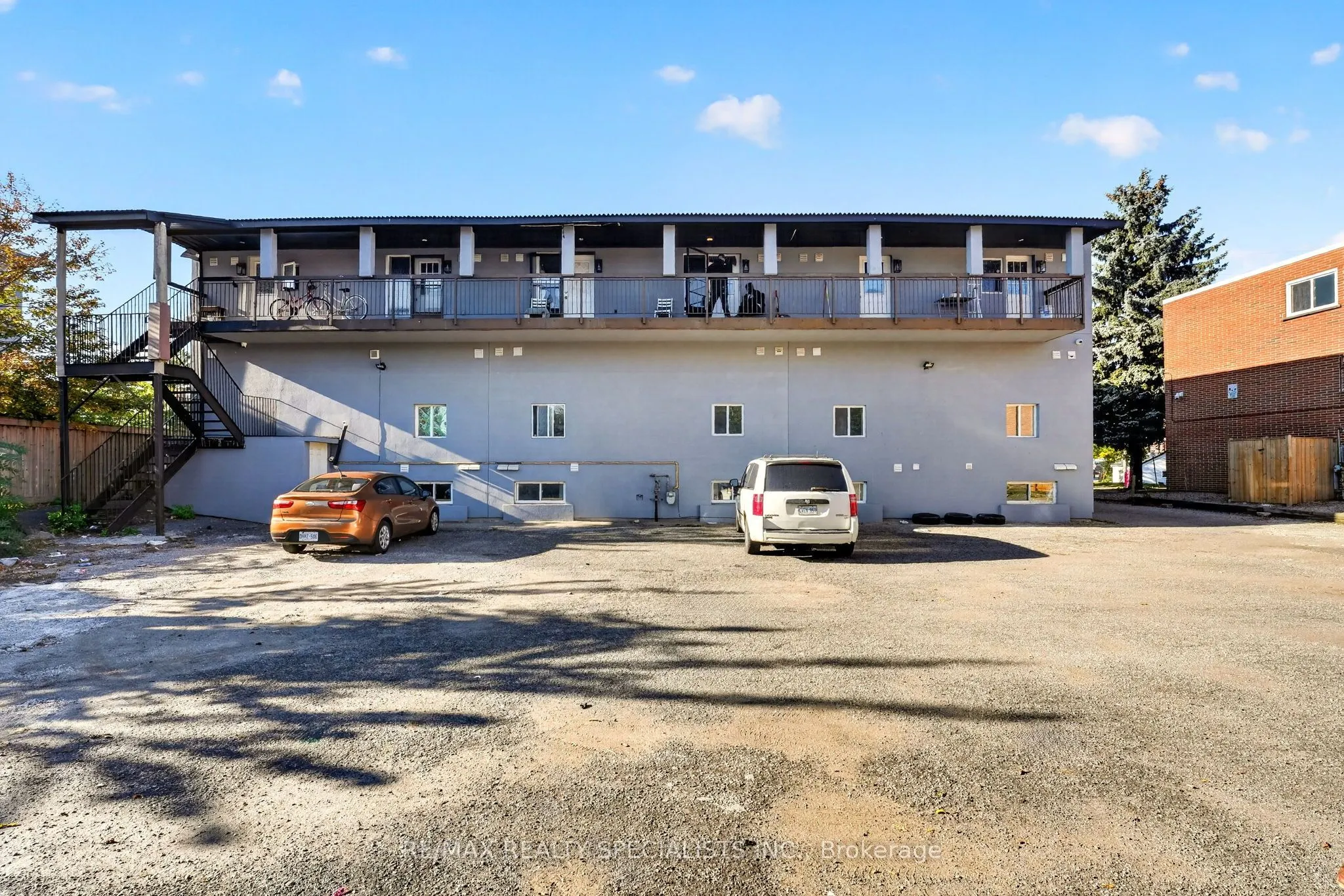 44 QUEENSTON Street #1A