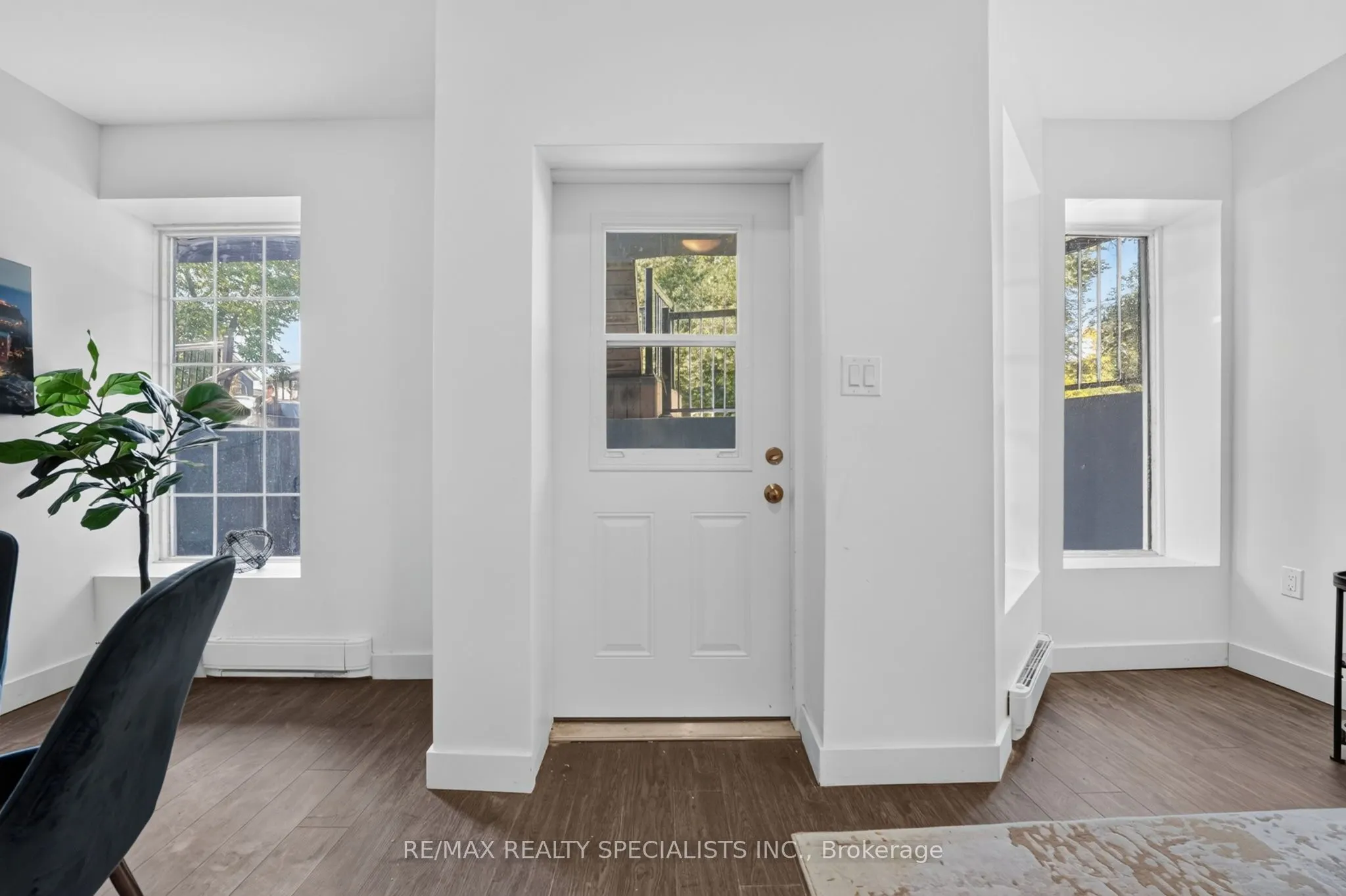 44 QUEENSTON Street #1A