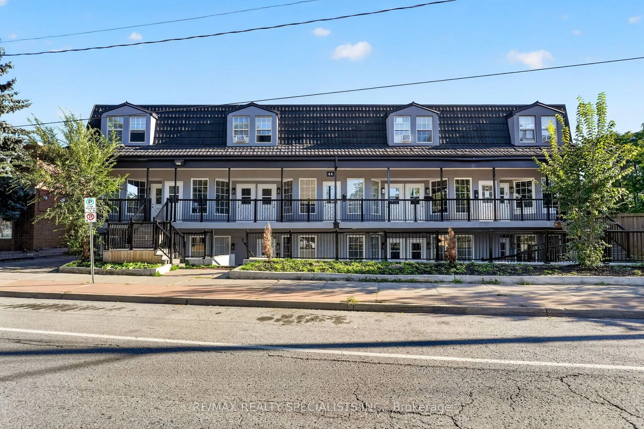 44 QUEENSTON Street #1A