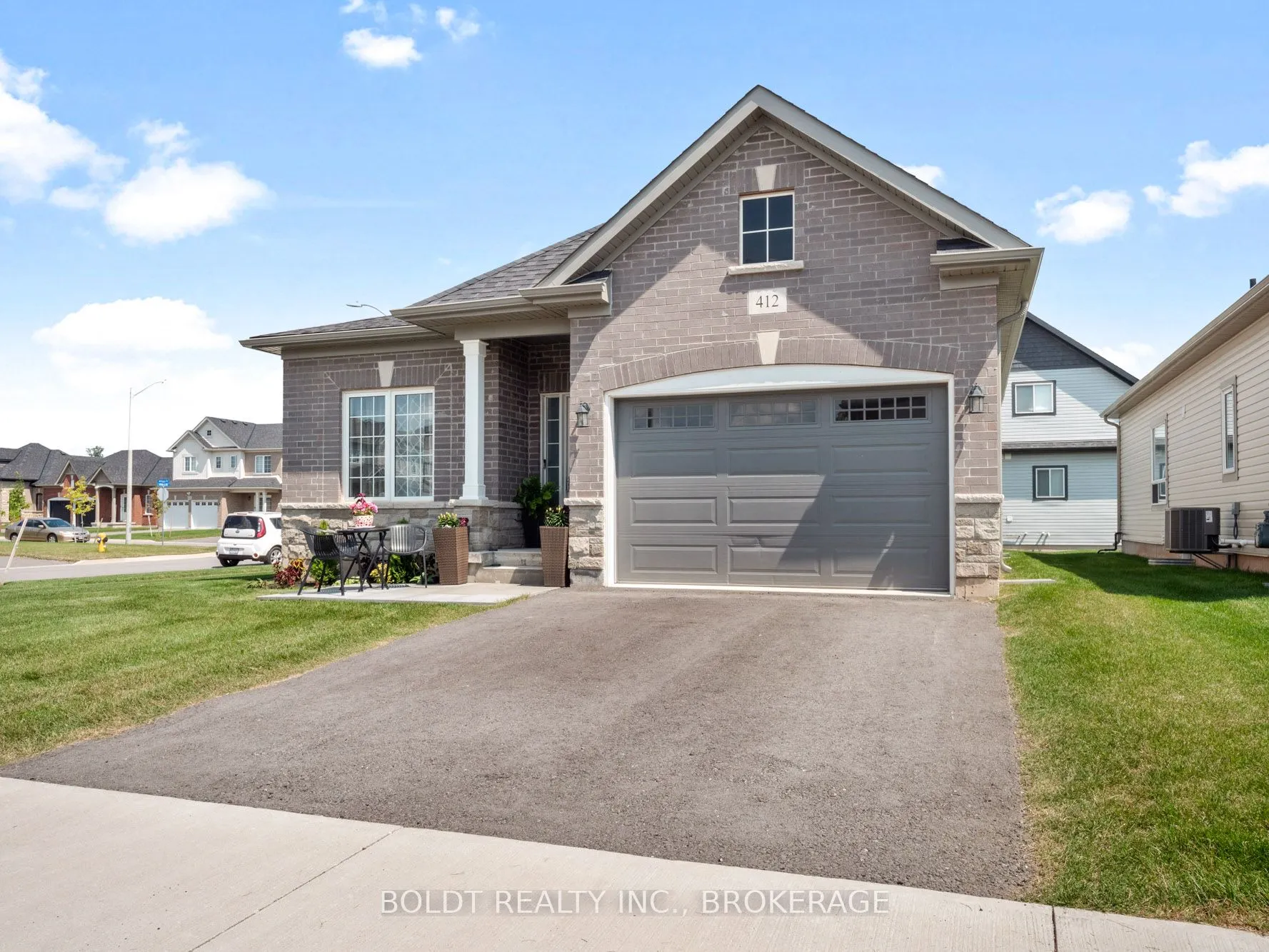 412 Hummel Crescent