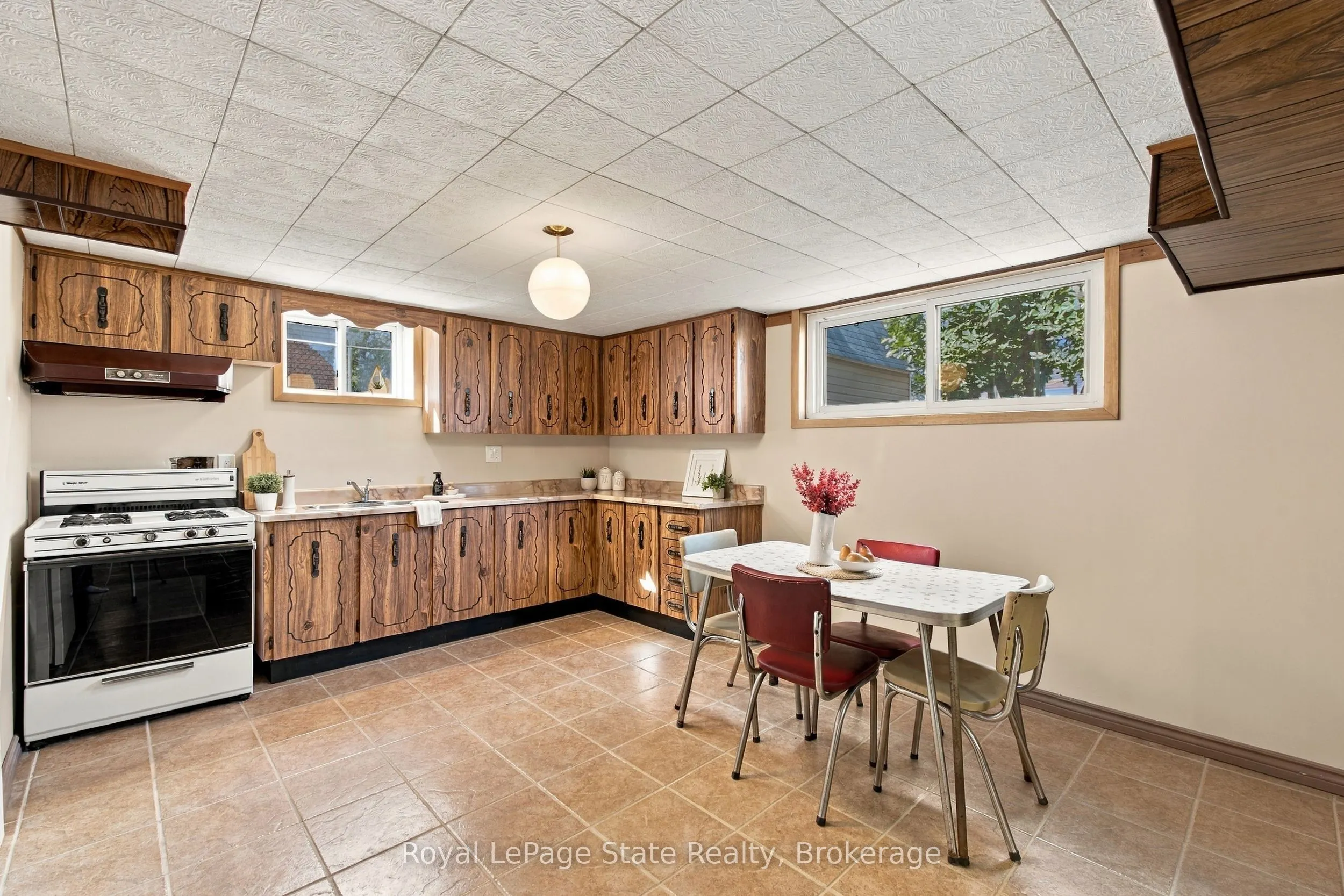 79 Oakland Drive