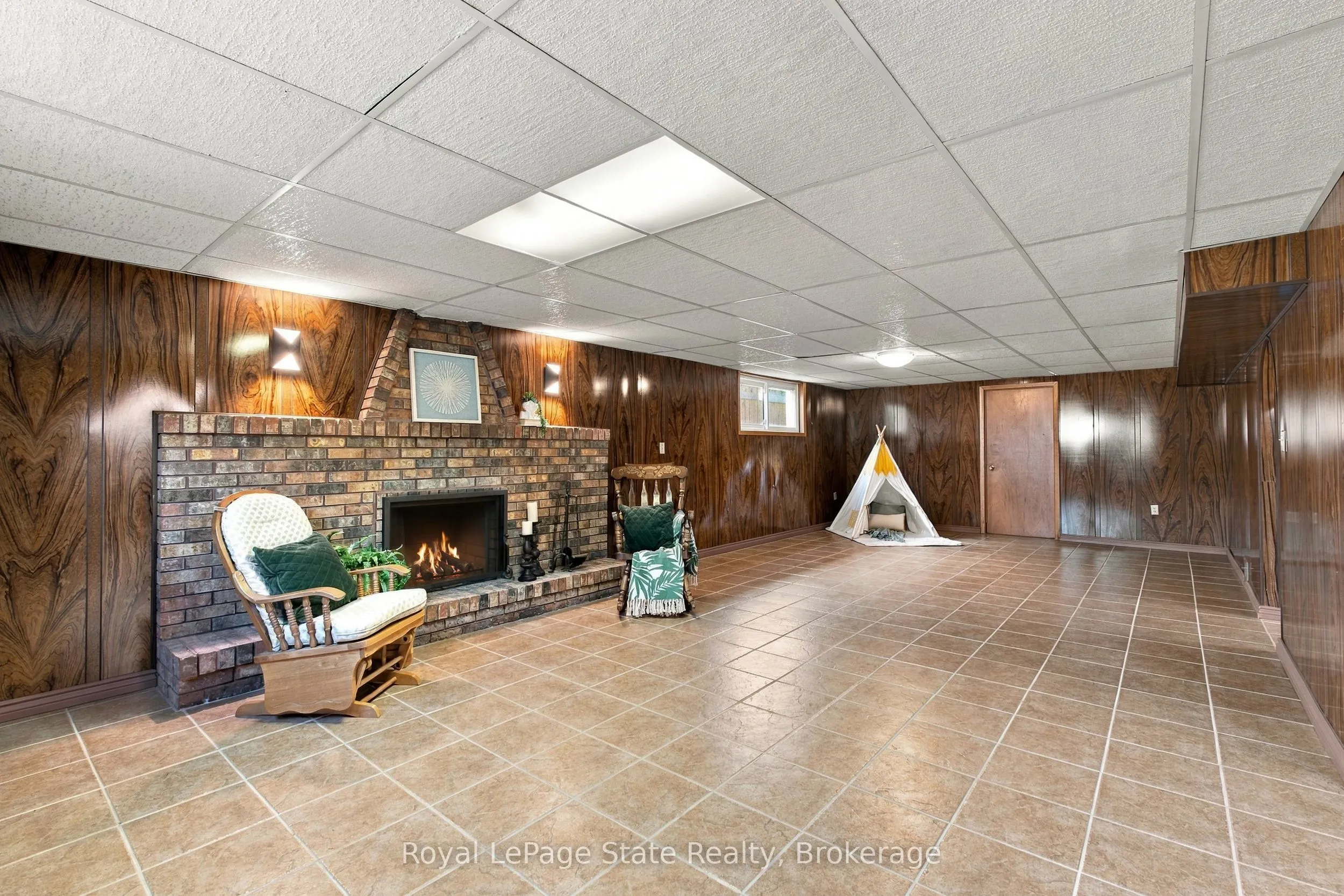 79 Oakland Drive