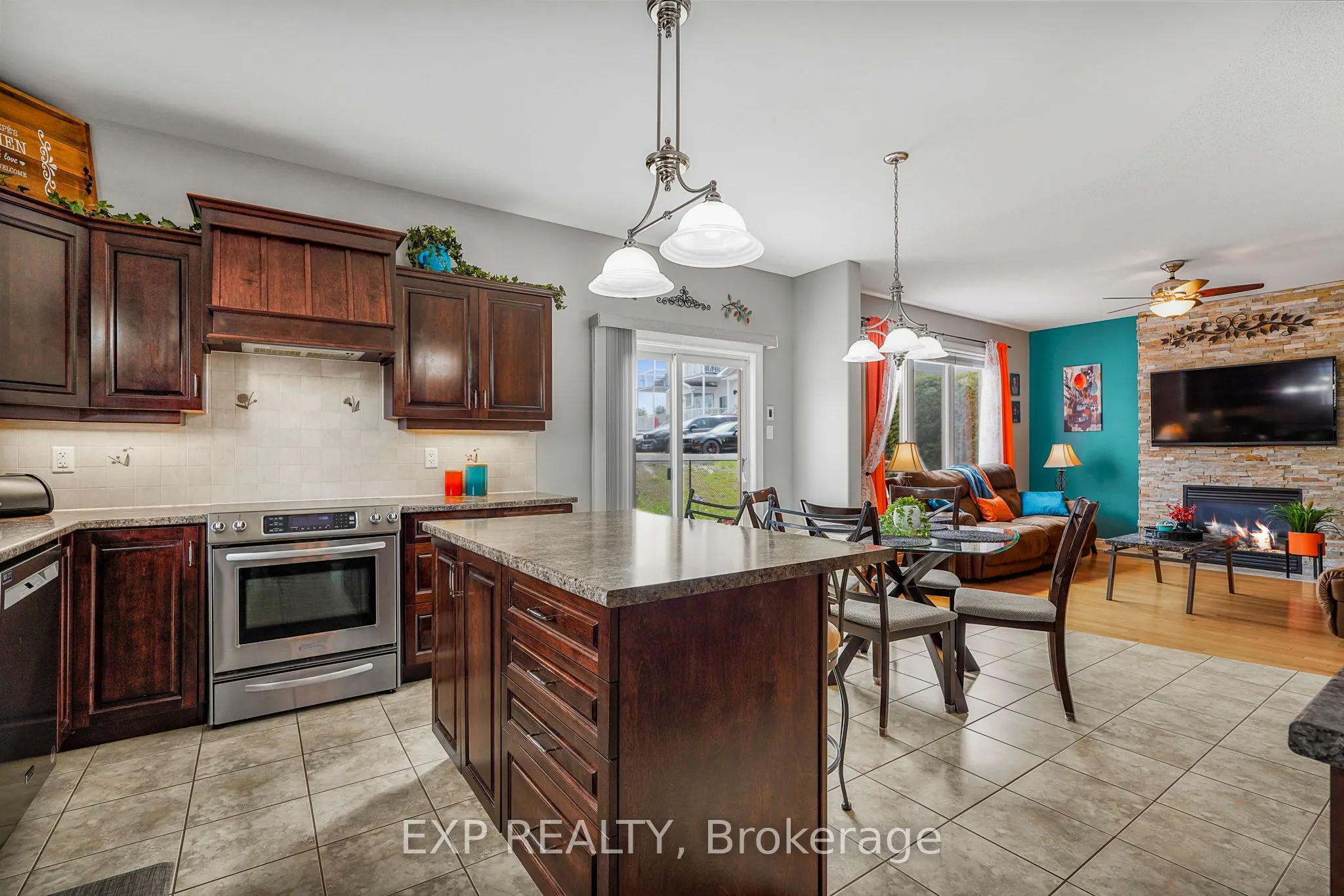 224 Topaze Crescent