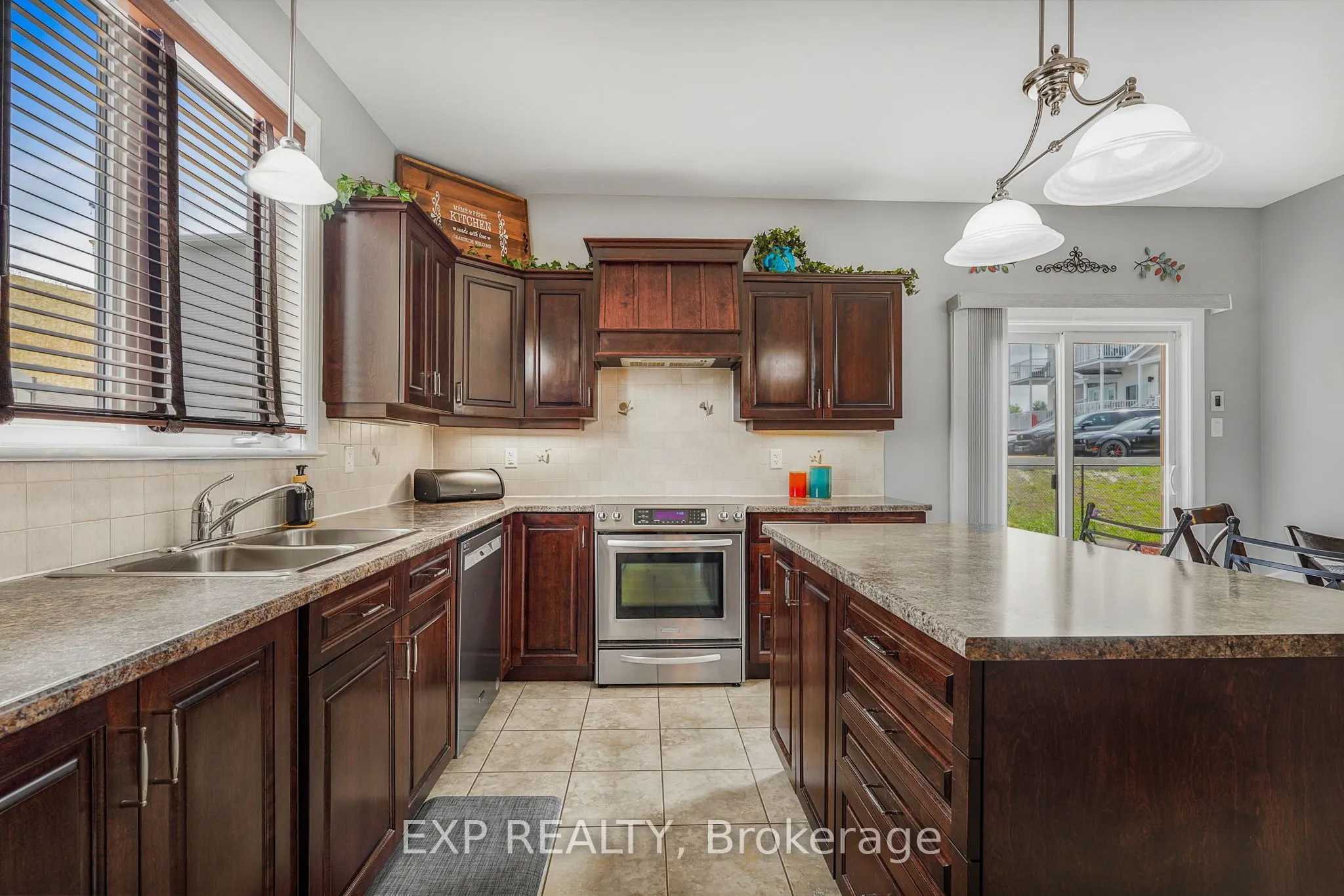 224 Topaze Crescent
