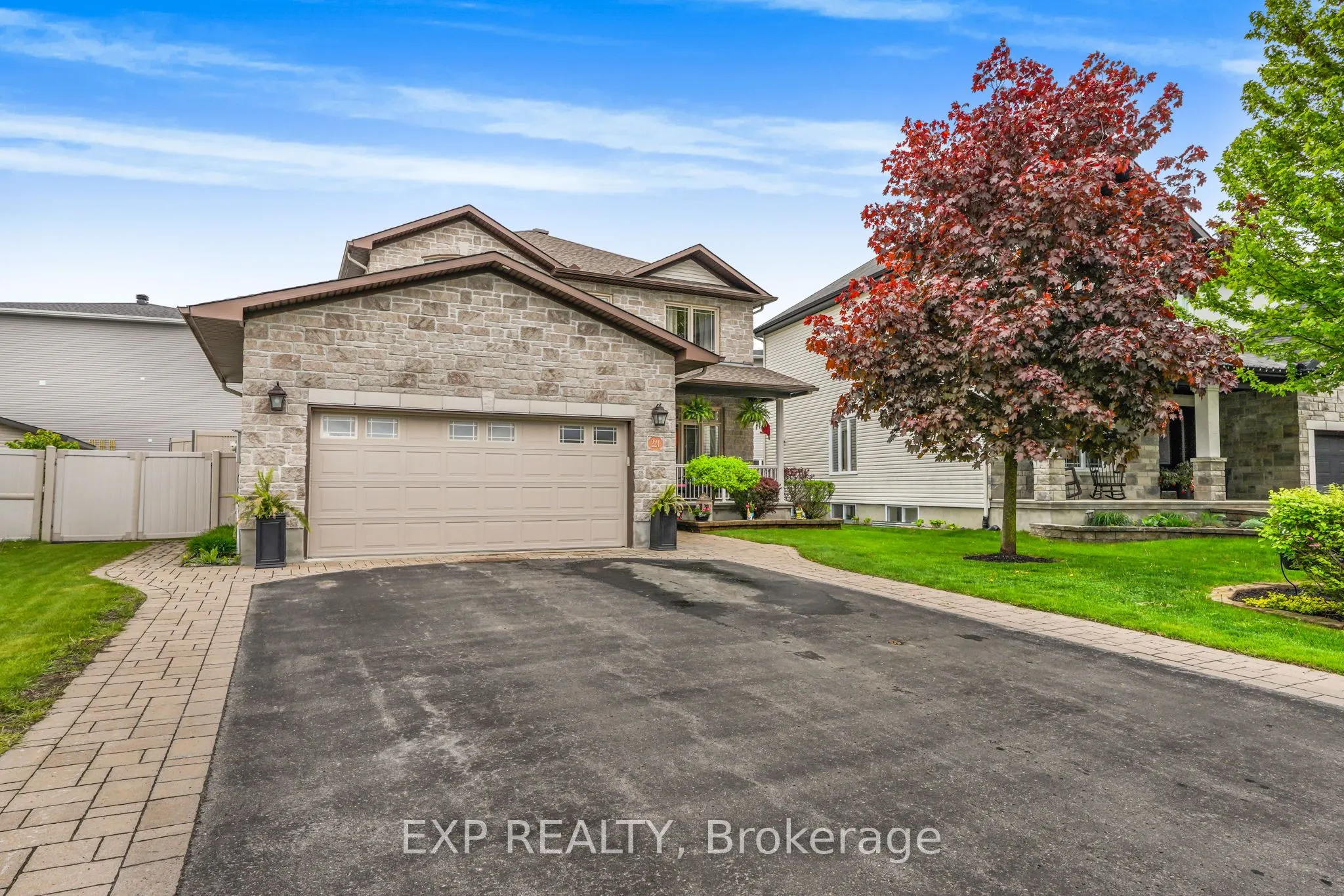 224 Topaze Crescent