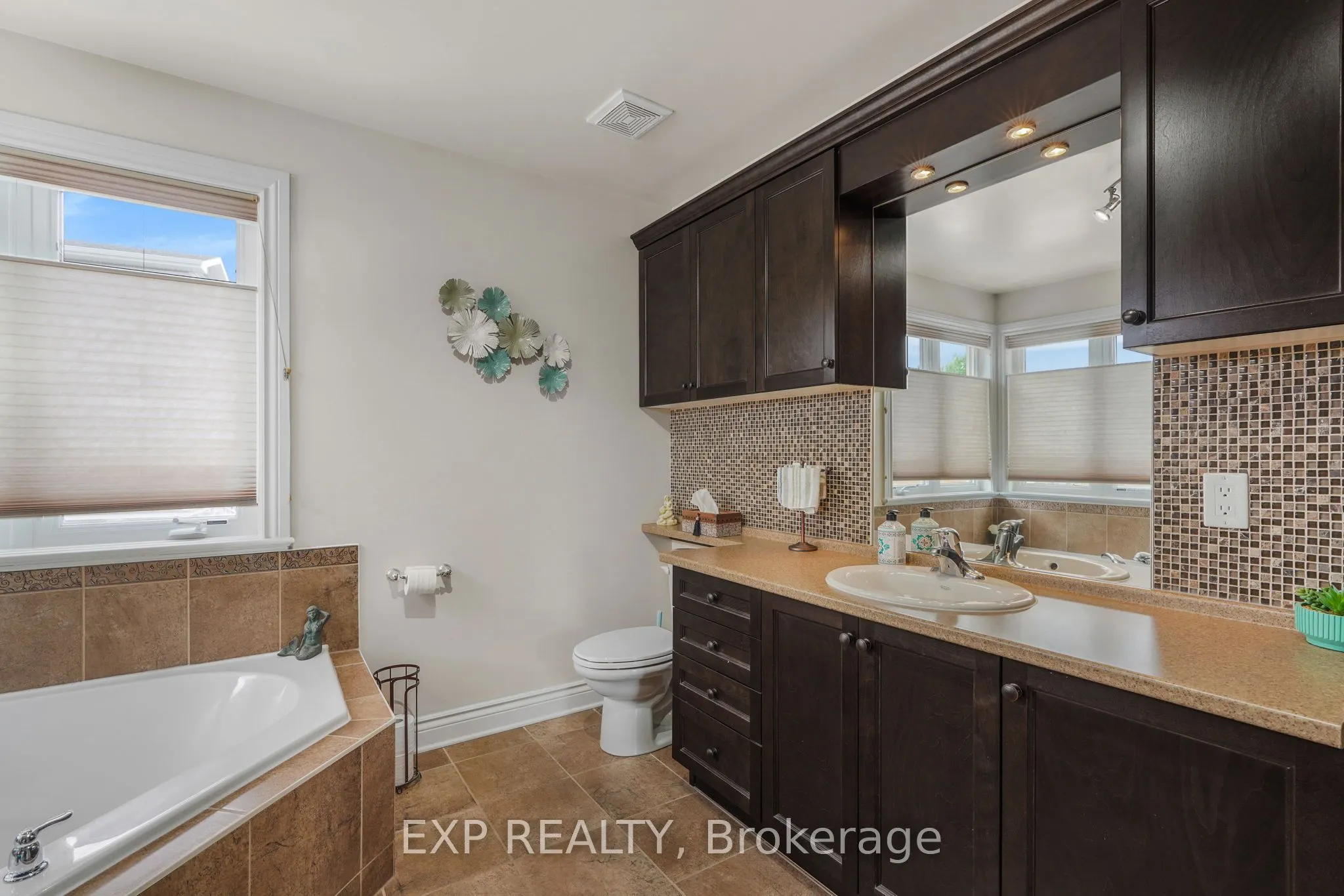224 Topaze Crescent
