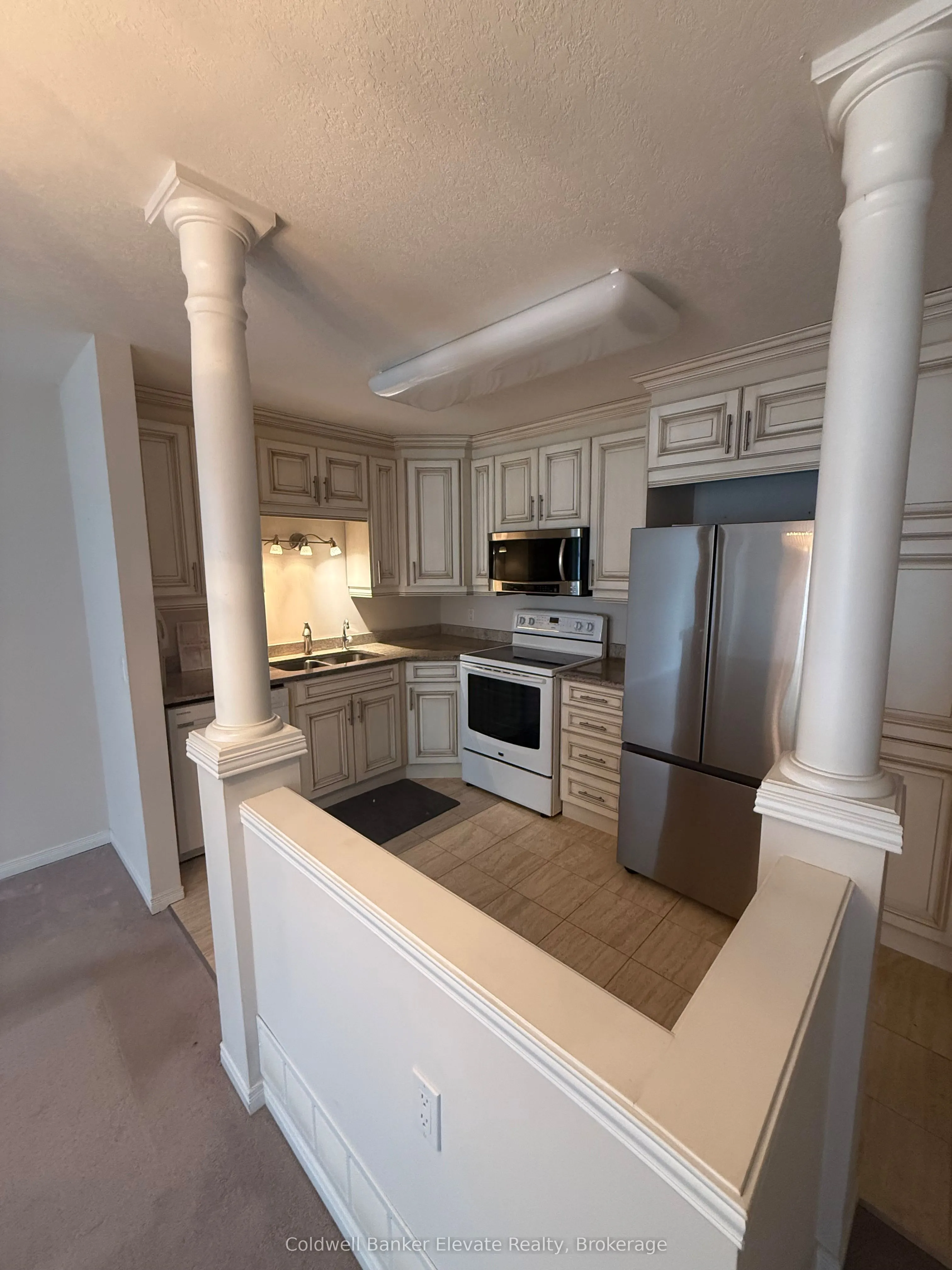 2705 Kingsway Drive #9
