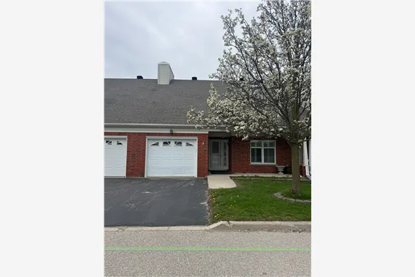 2705 Kingsway Drive