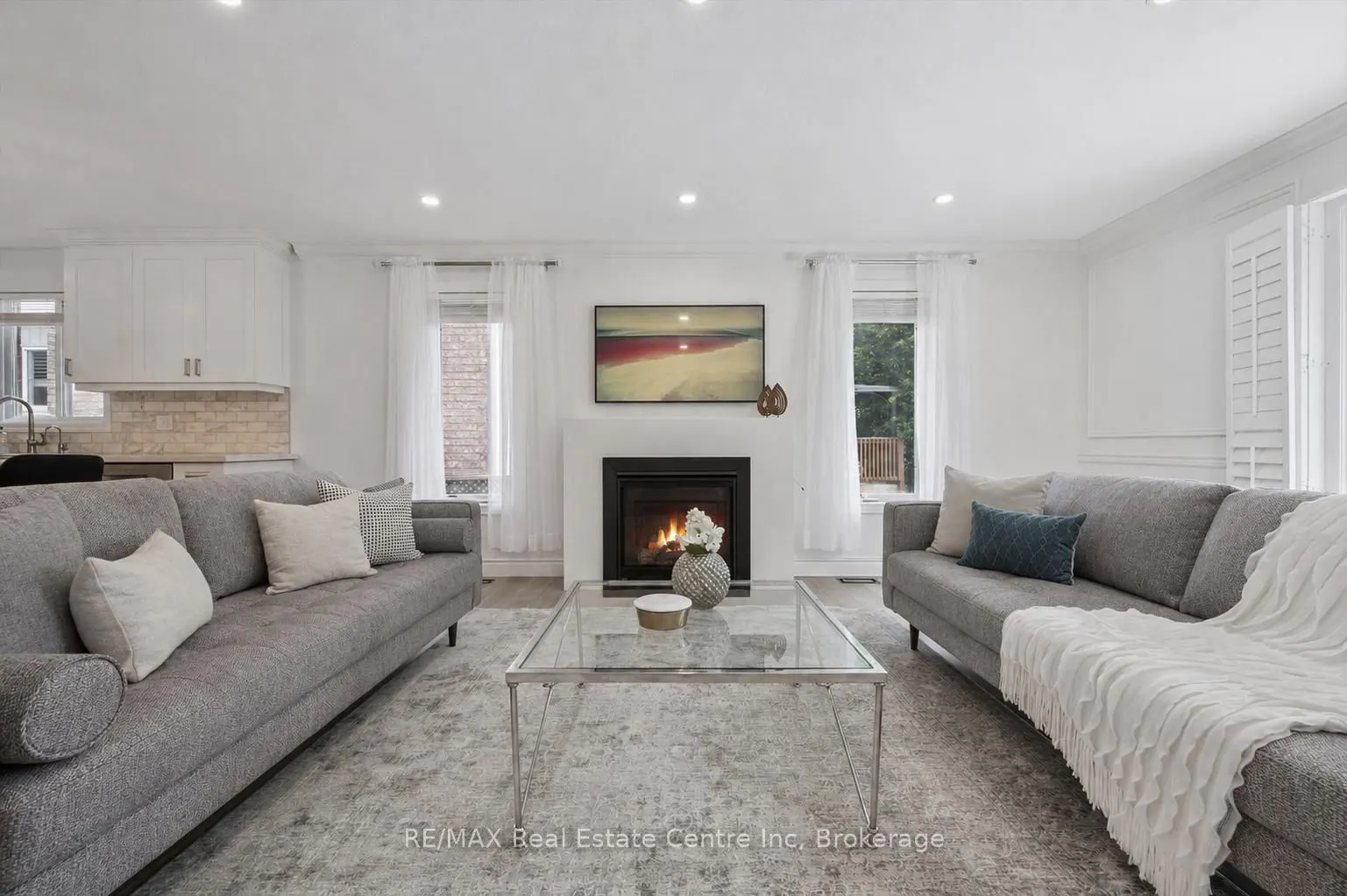 18 KEYS Crescent