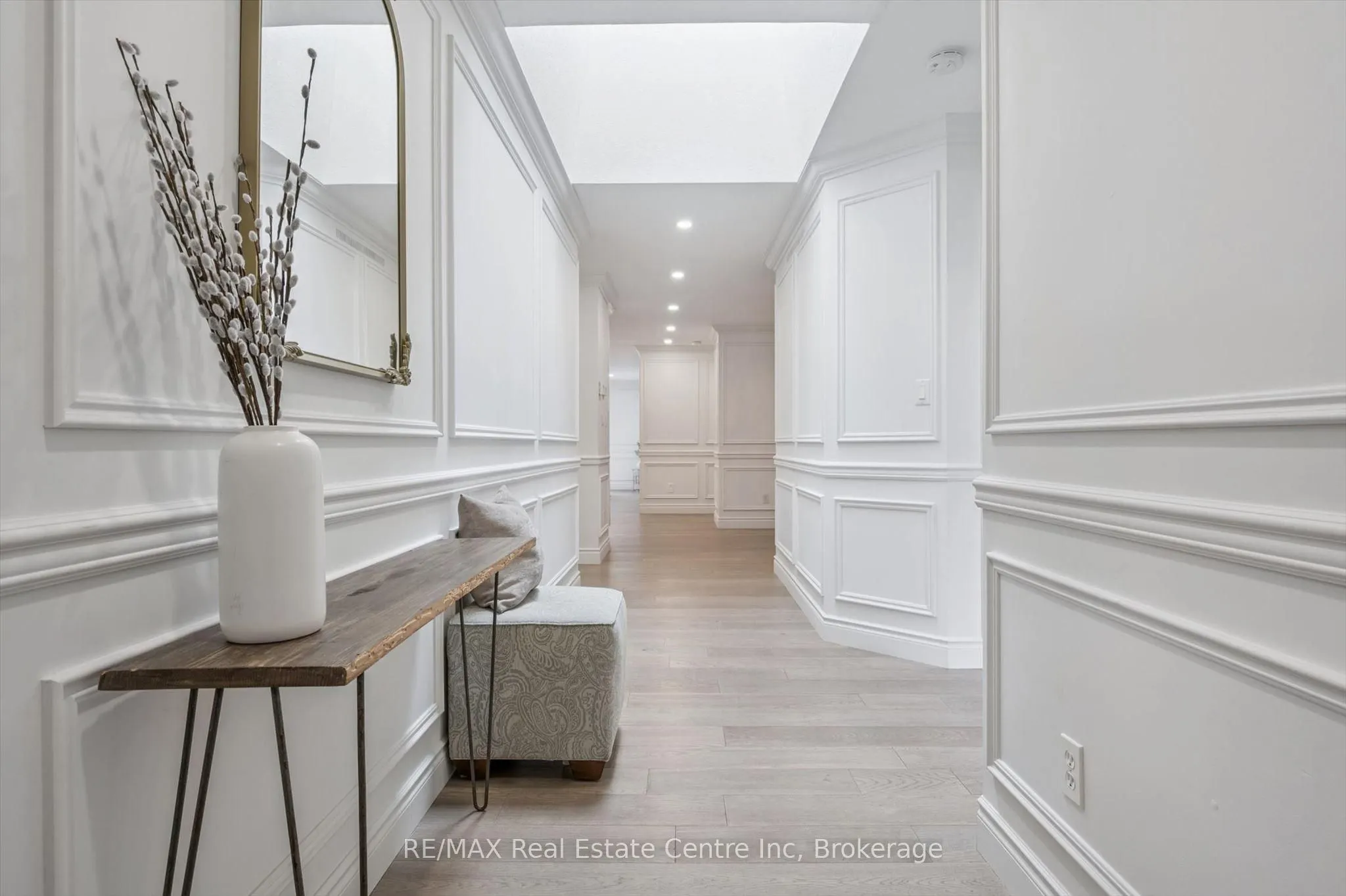 18 KEYS Crescent