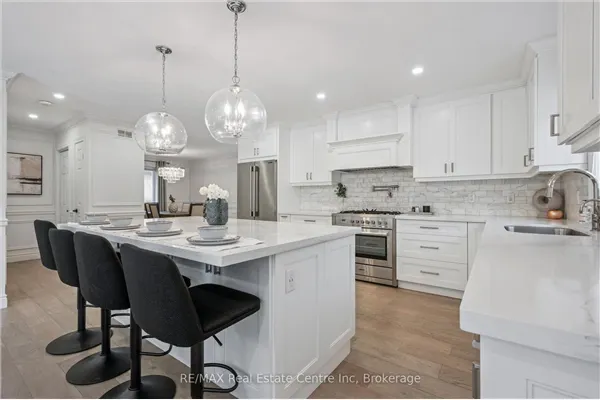 18 KEYS Crescent