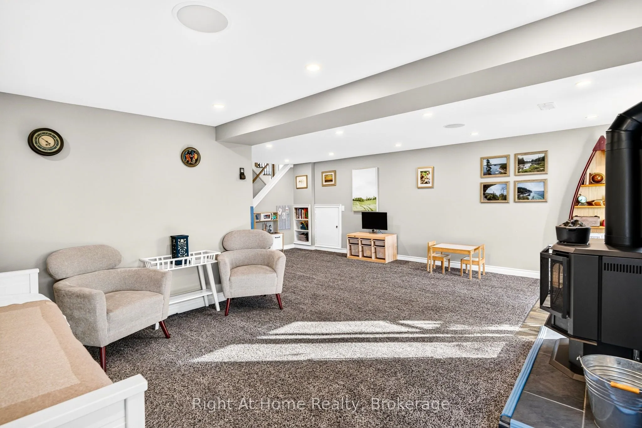 23 Laurendale Avenue