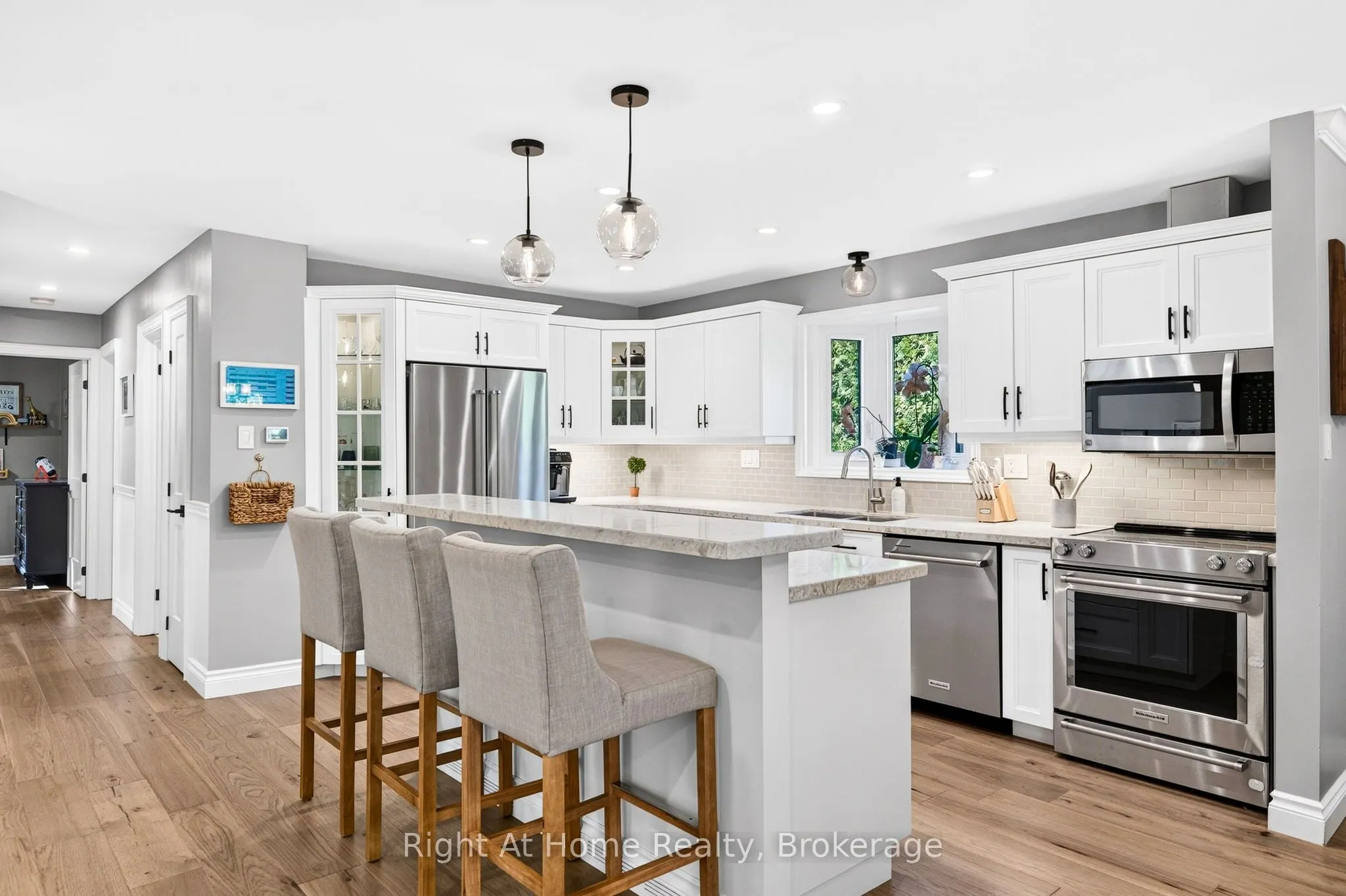 23 Laurendale Avenue