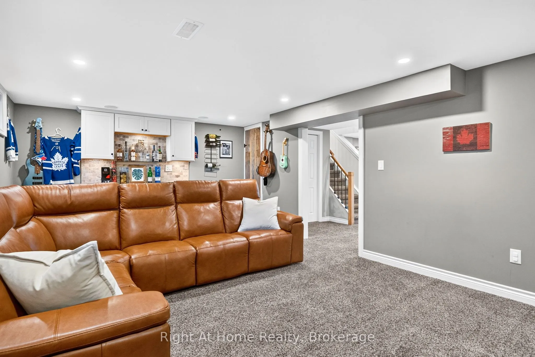 23 Laurendale Avenue