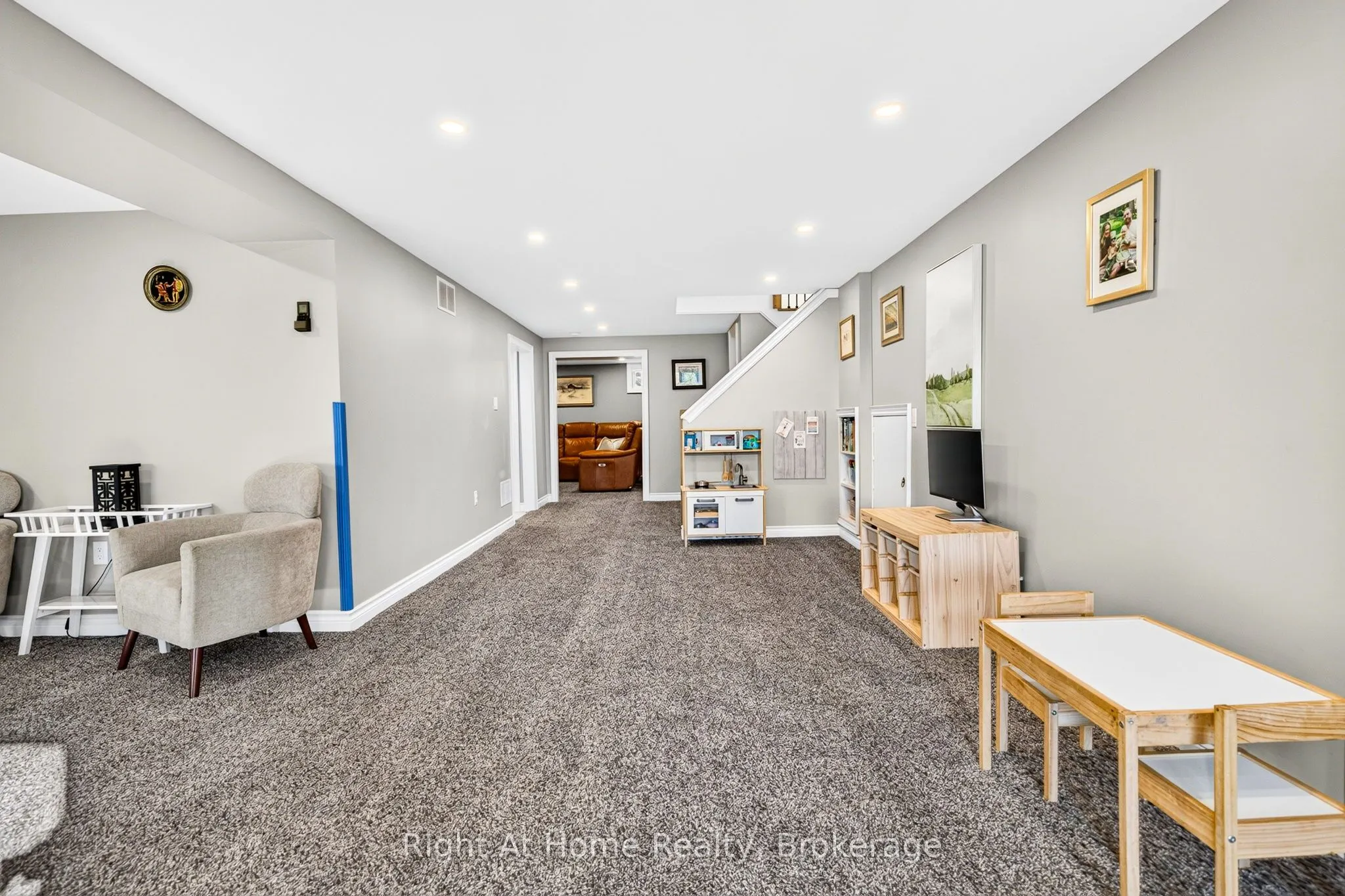 23 Laurendale Avenue