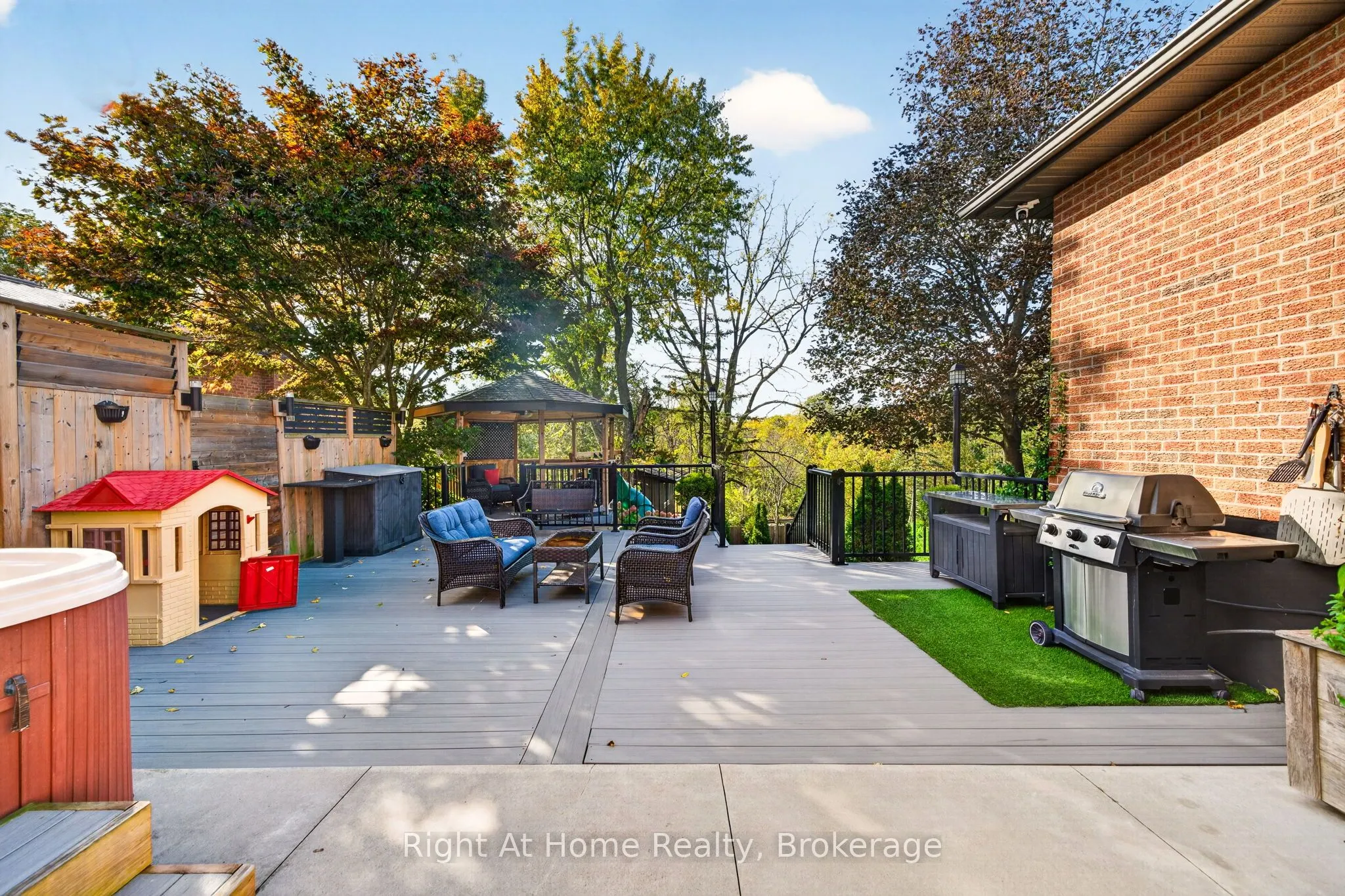 23 Laurendale Avenue
