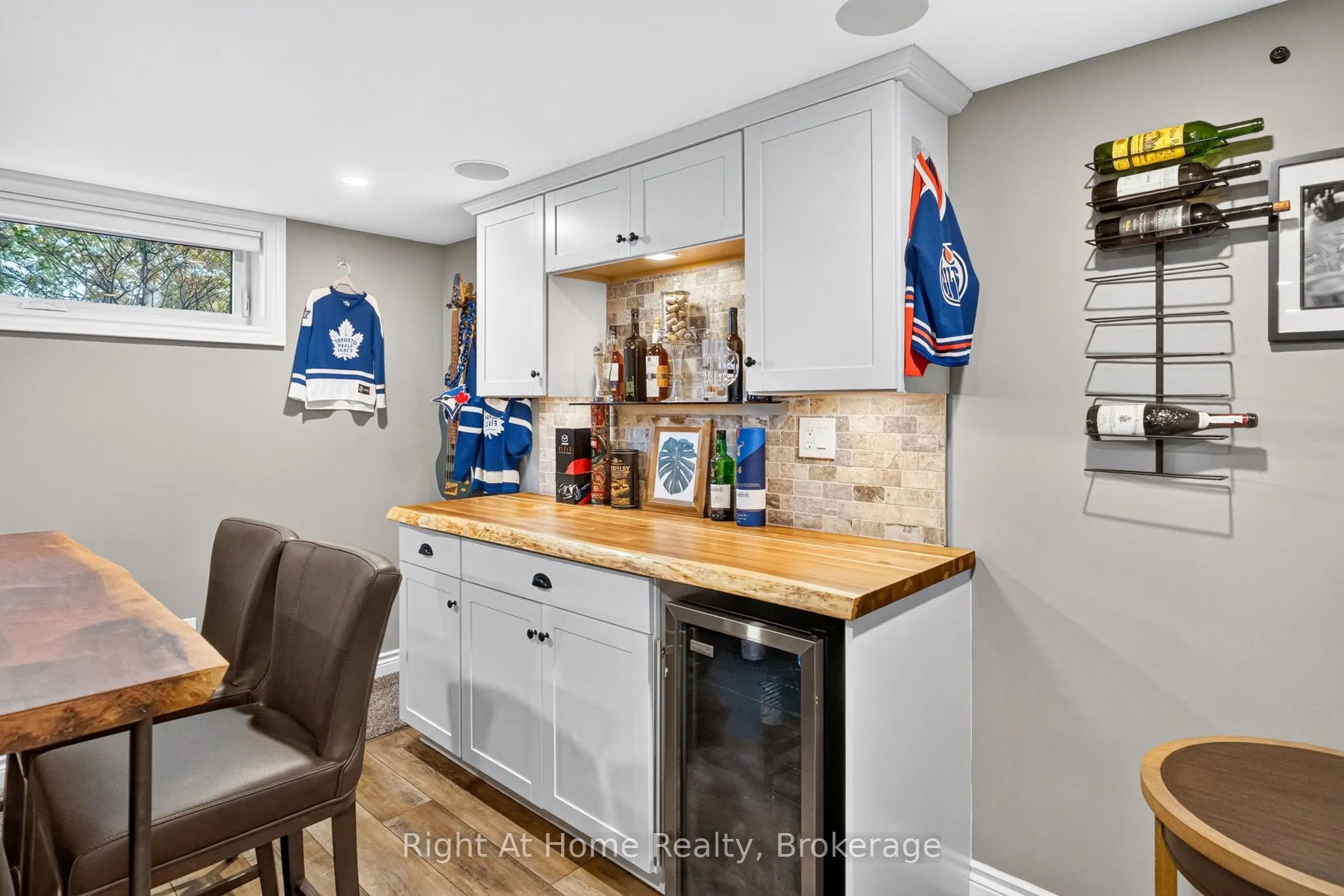 23 Laurendale Avenue
