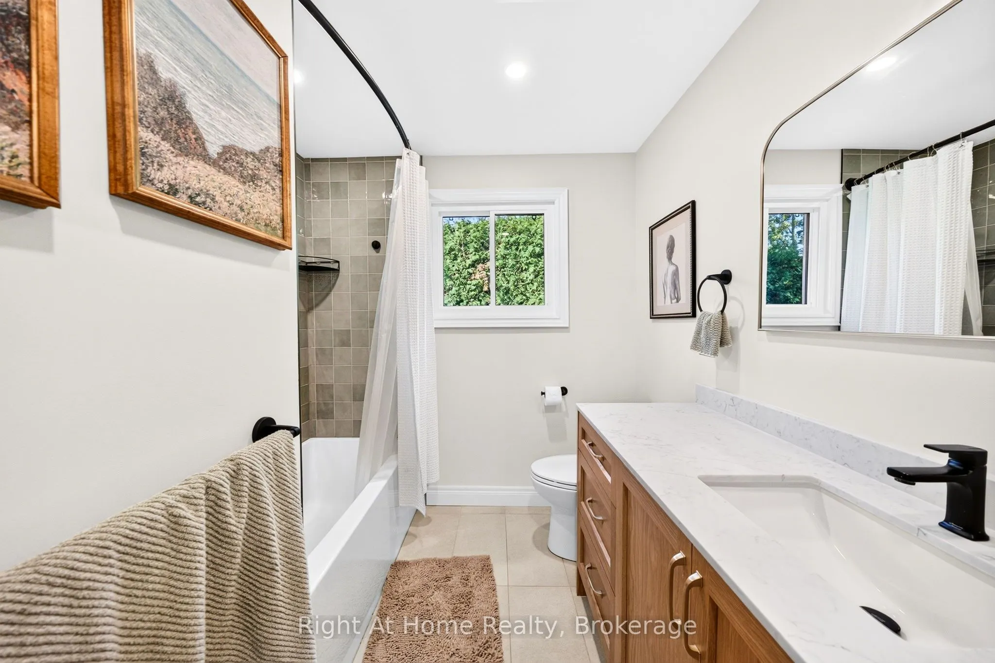 23 Laurendale Avenue