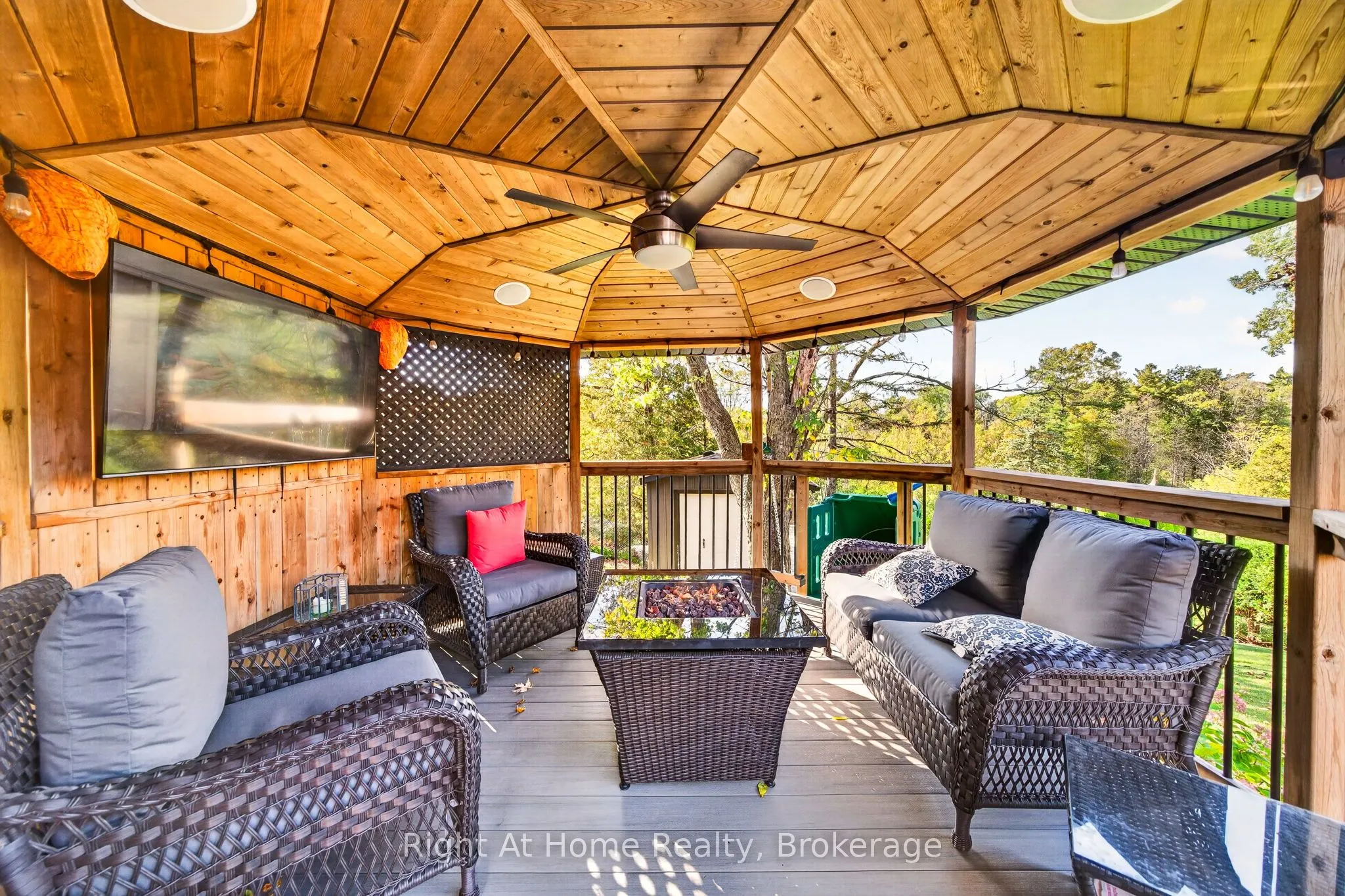 23 Laurendale Avenue